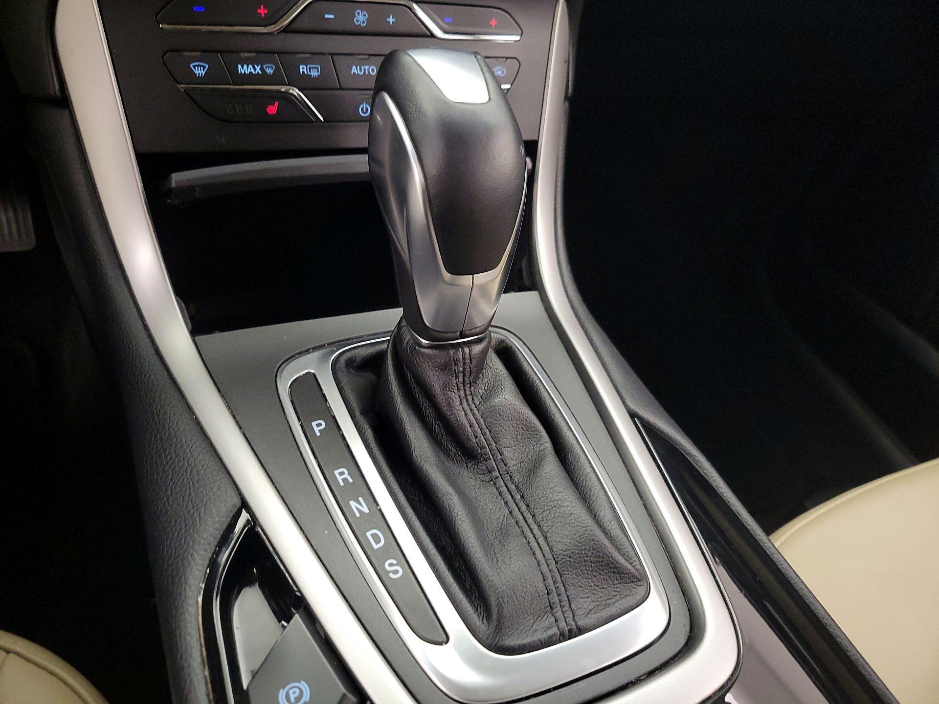 Thumbnail: 2018 Ford Edge - 17