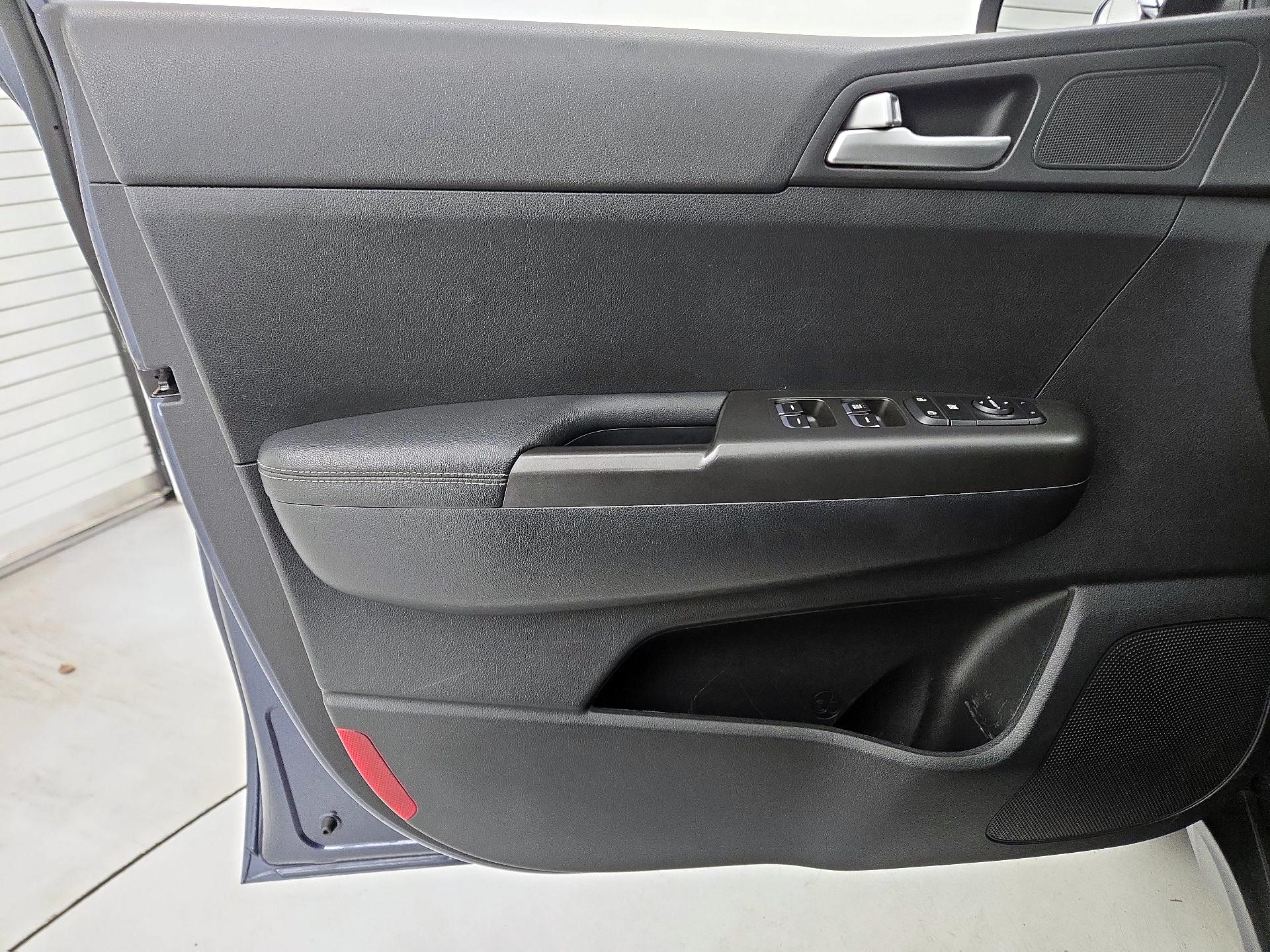 Thumbnail: 2017 Kia Sportage - 12