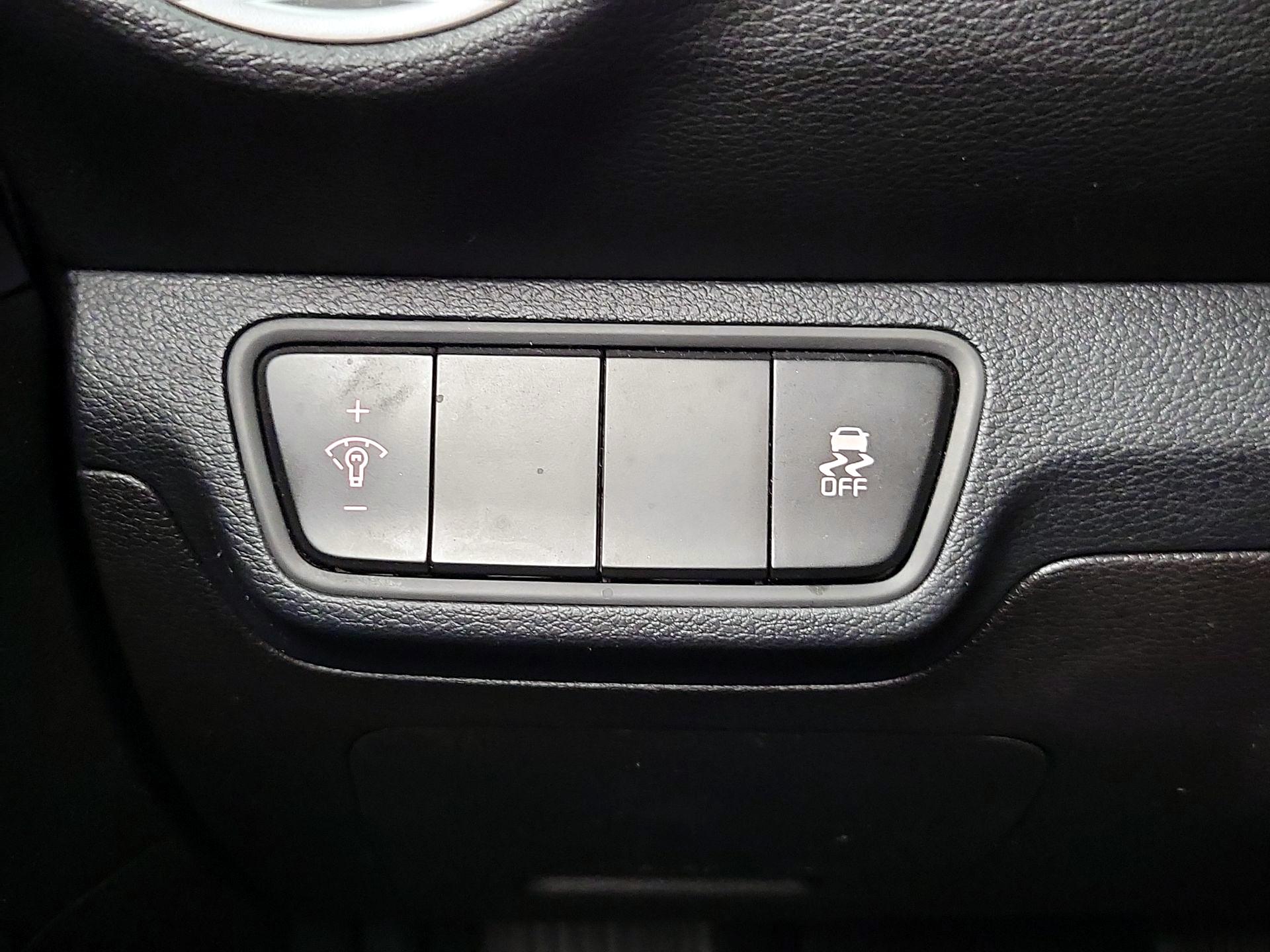 Thumbnail: 2022 Kia Forte - 13