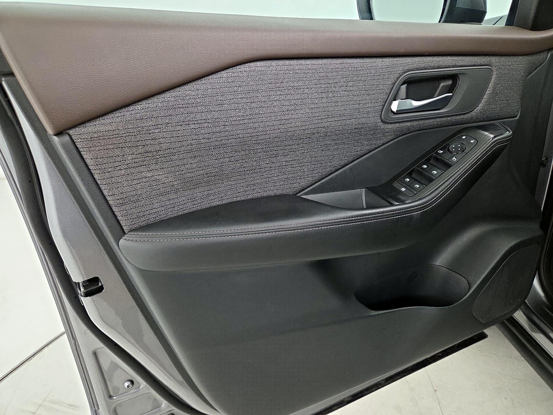 Thumbnail: 2021 Nissan Rogue - 12