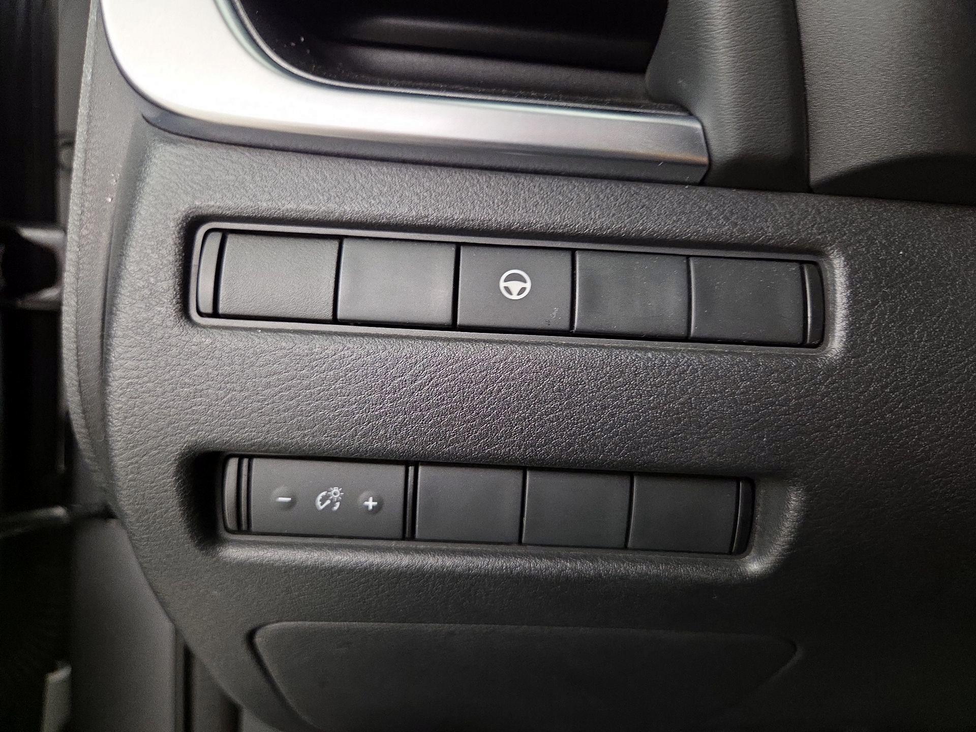 Thumbnail: 2021 Nissan Rogue - 13