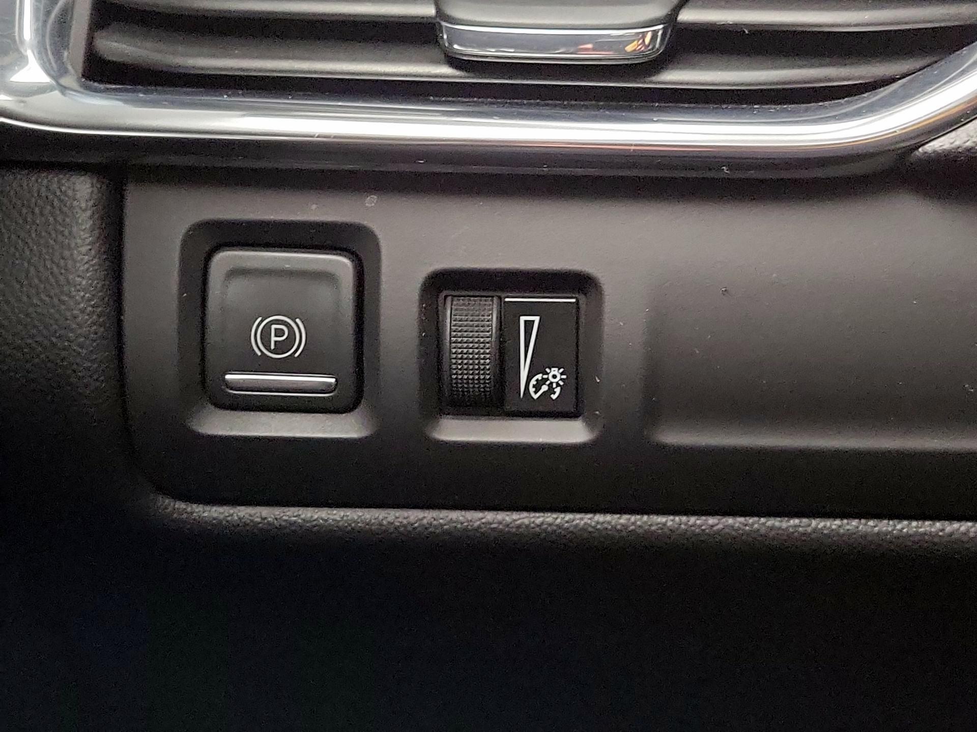 Thumbnail: 2021 Cadillac XT4 - 13