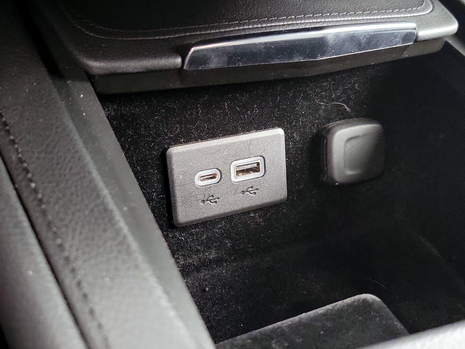 Thumbnail: 2021 Cadillac XT4 - 18