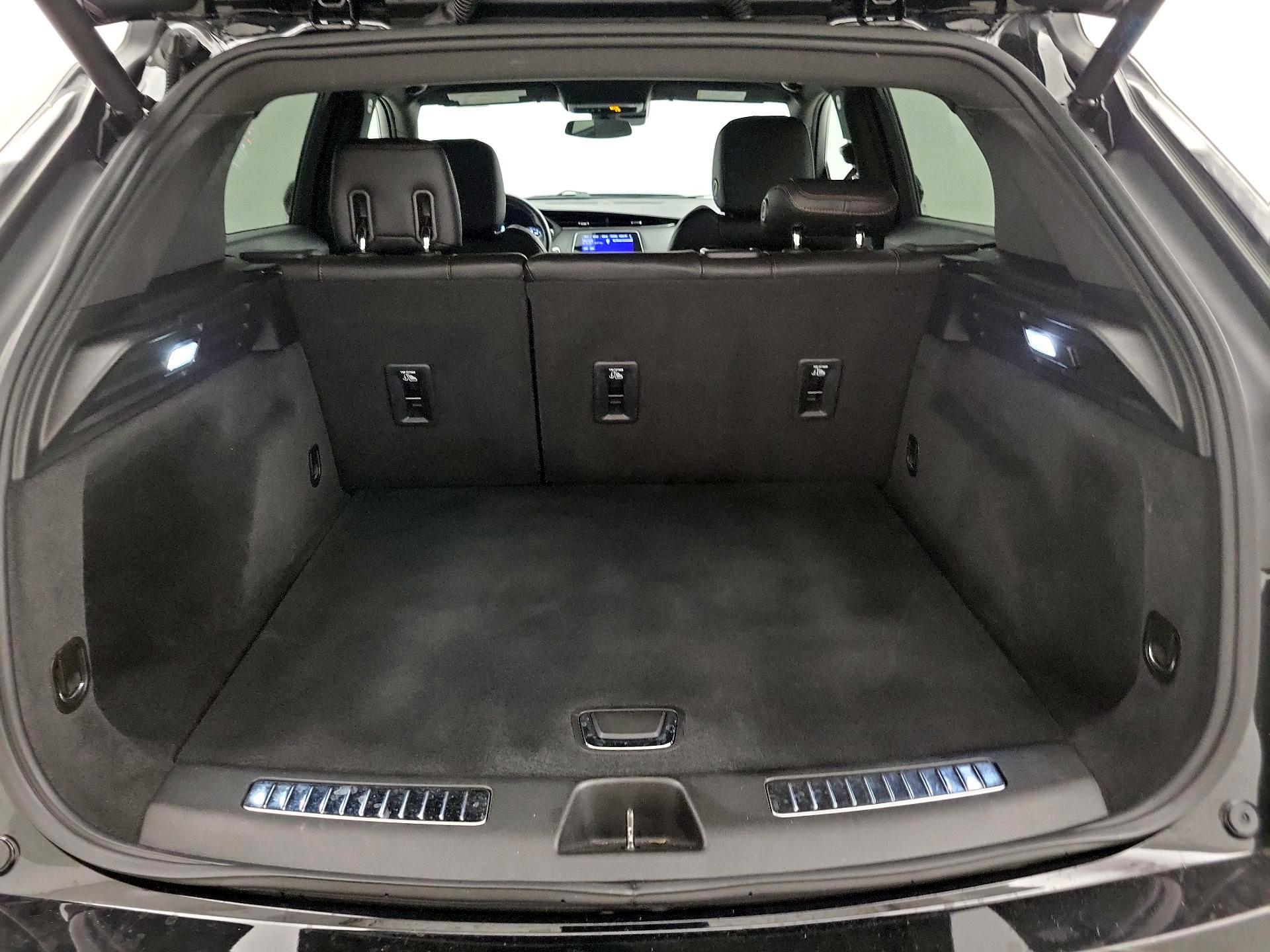 Thumbnail: 2021 Cadillac XT4 - 20