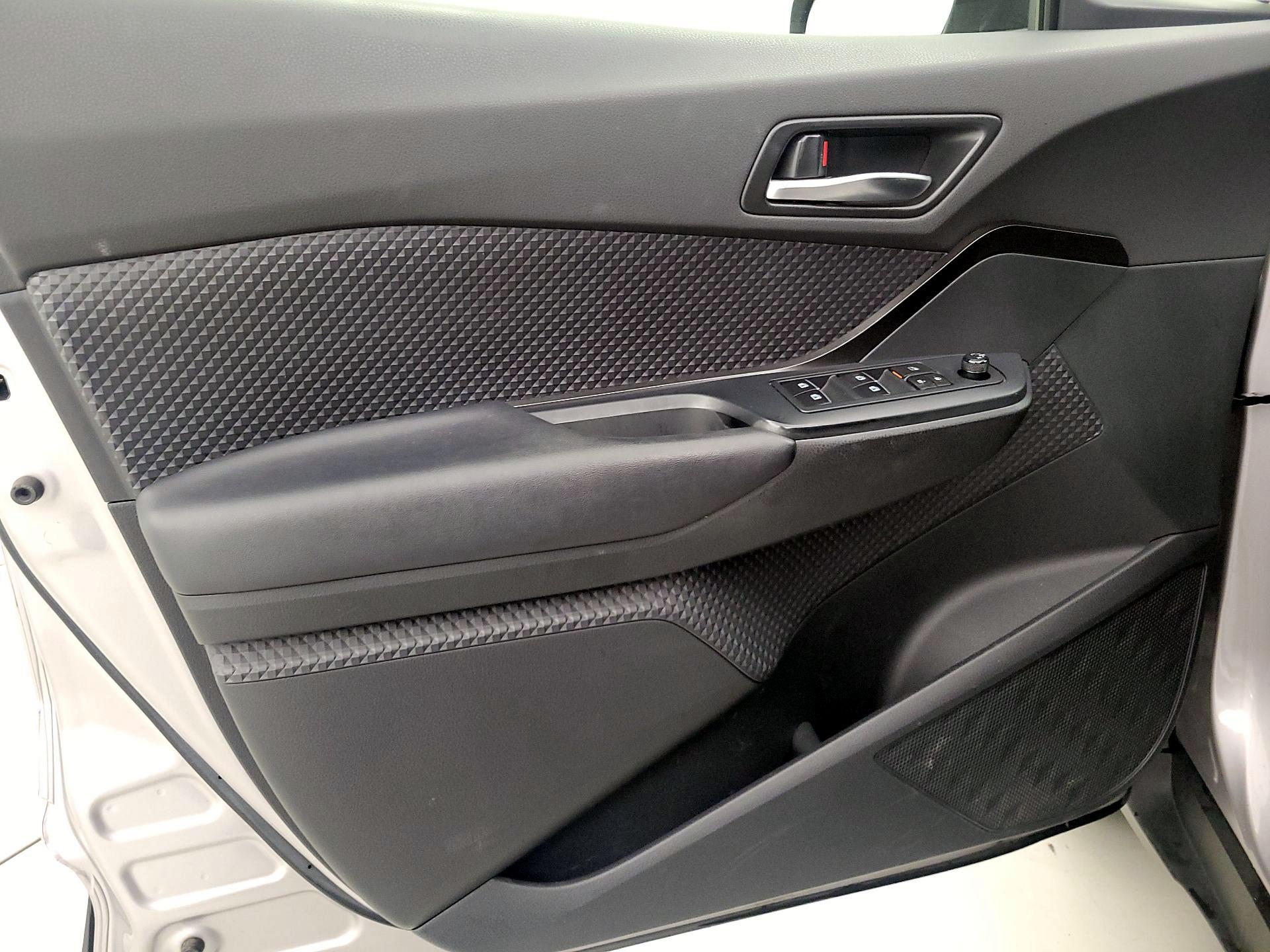 Thumbnail: 2018 Toyota C-HR - 12