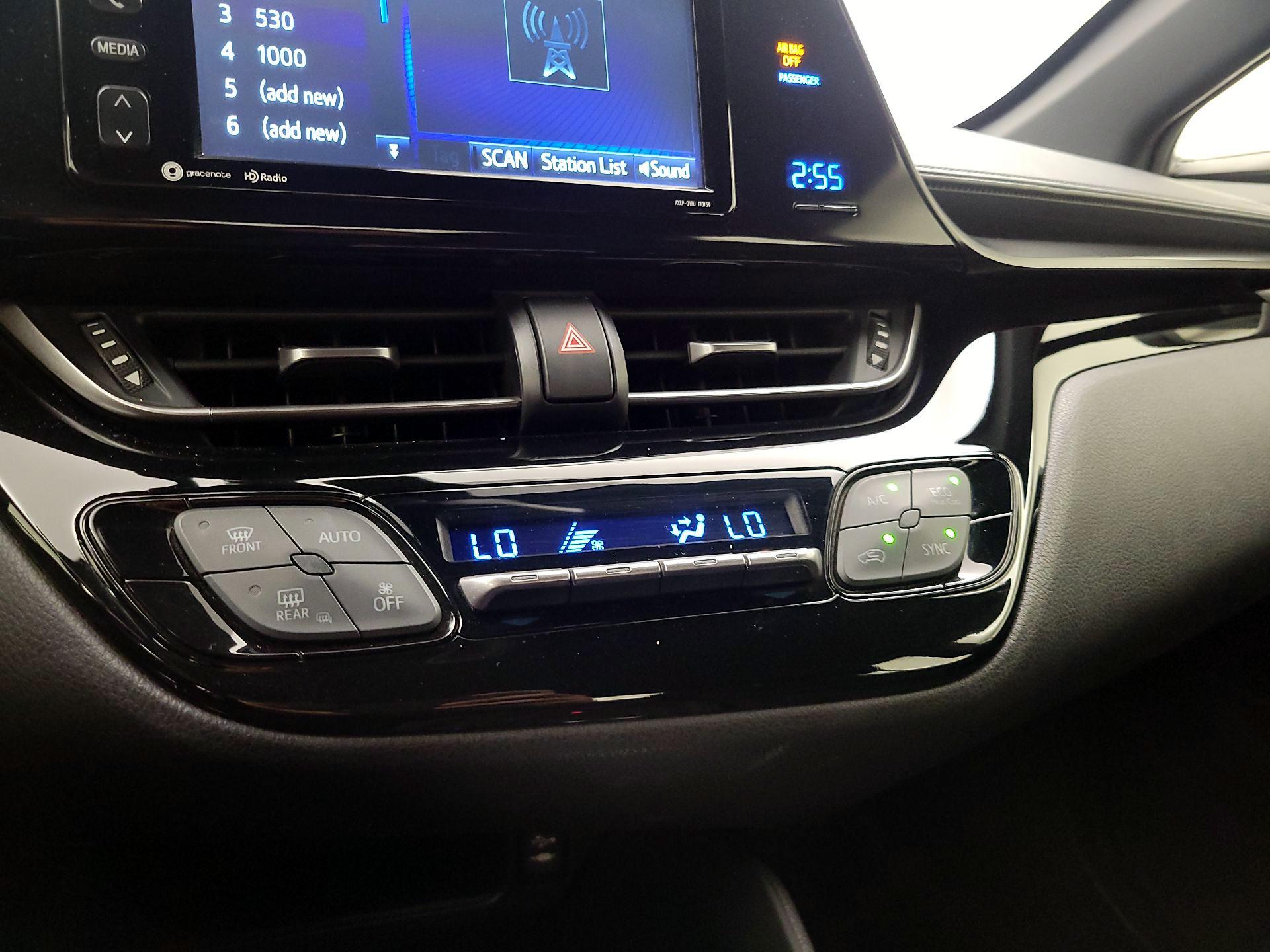 Thumbnail: 2018 Toyota C-HR - 16