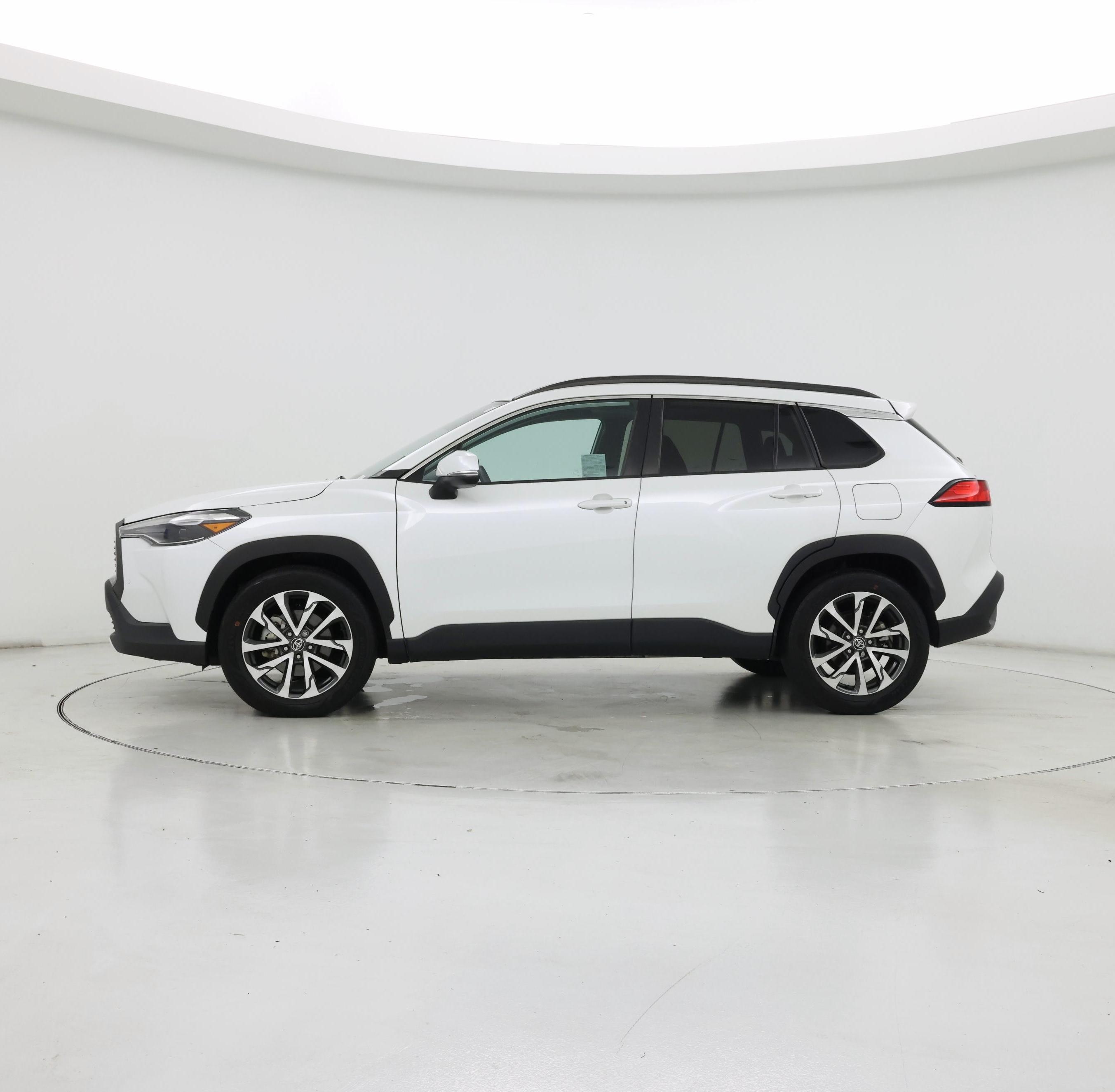 Thumbnail: 2022 Toyota Corolla Cross - 3