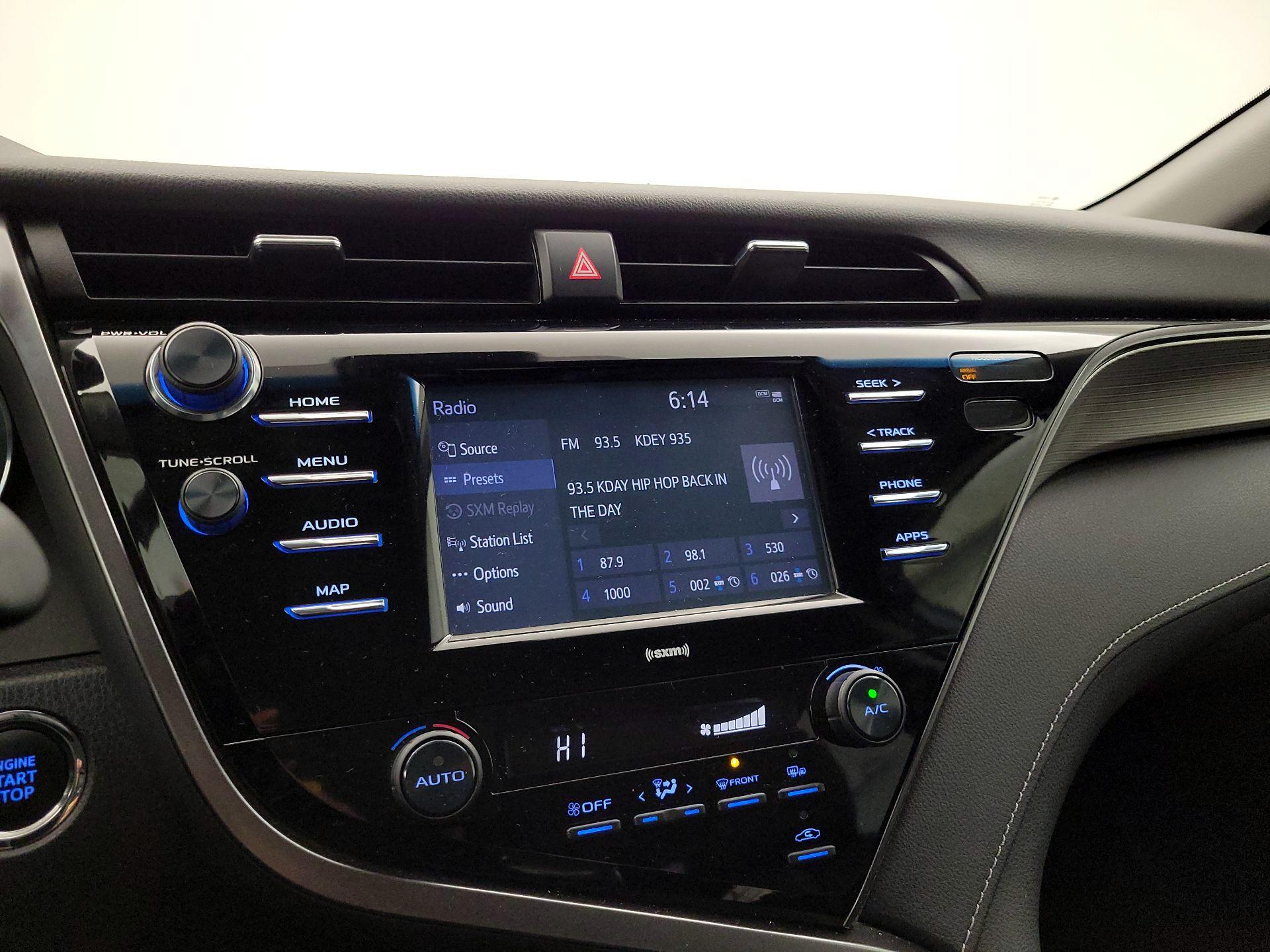 Thumbnail: 2020 Toyota Camry - 16