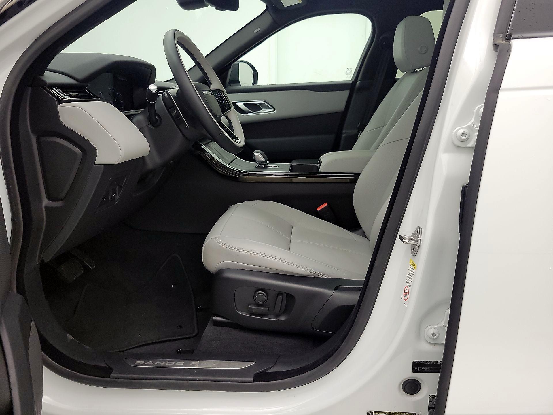 Thumbnail: 2026 Land Rover Range Rover Velar - 11