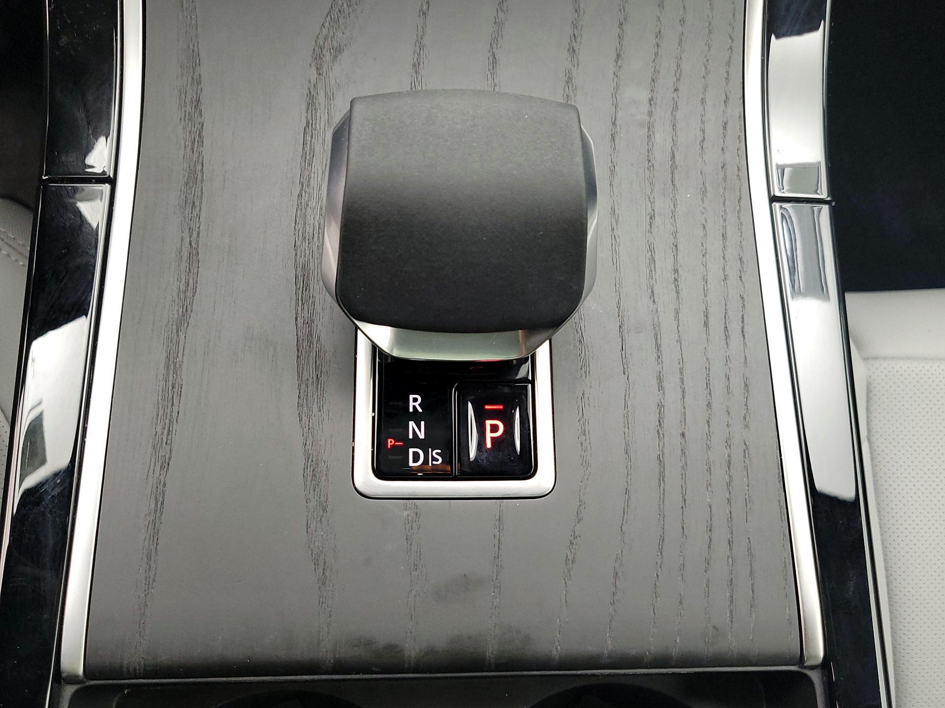 Thumbnail: 2026 Land Rover Range Rover Velar - 18