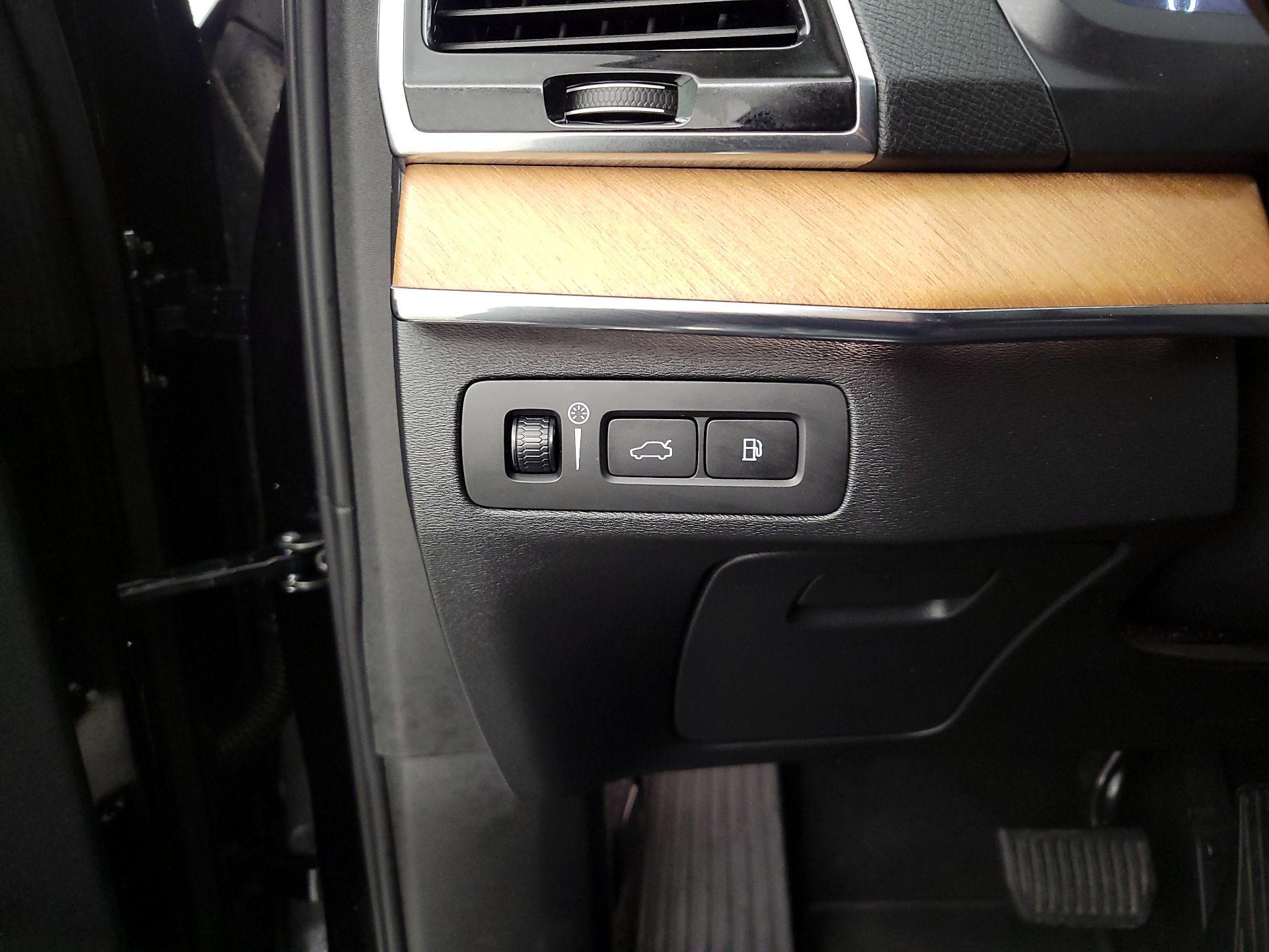 Thumbnail: 2021 Volvo XC90 - 13