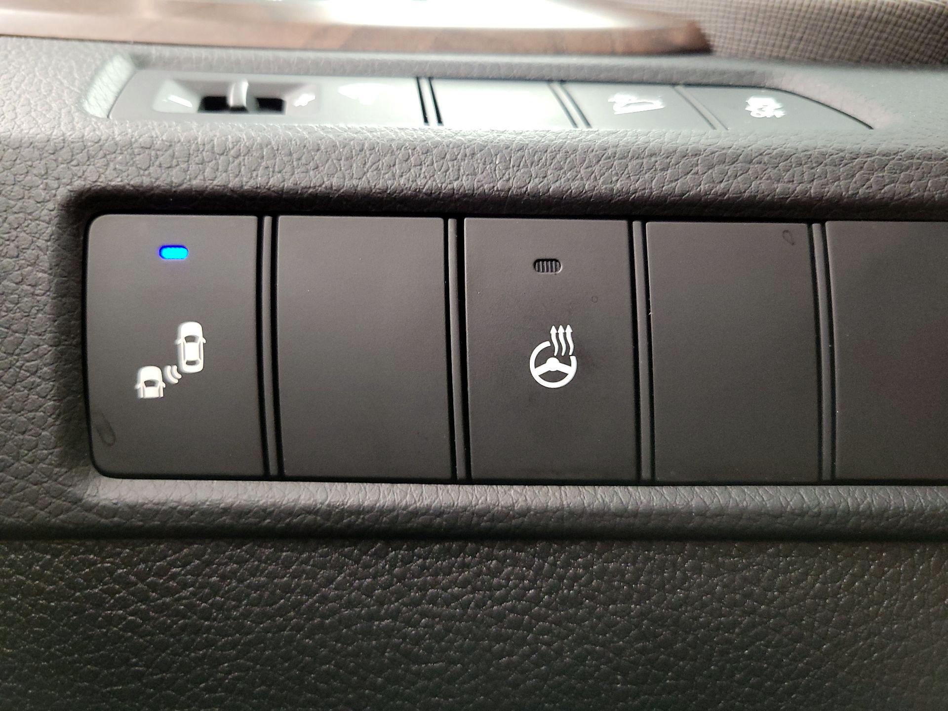 Thumbnail: 2018 Hyundai Santa Fe - 13