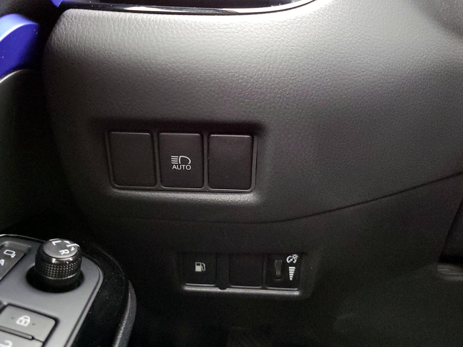 Thumbnail: 2021 Toyota C-HR - 13