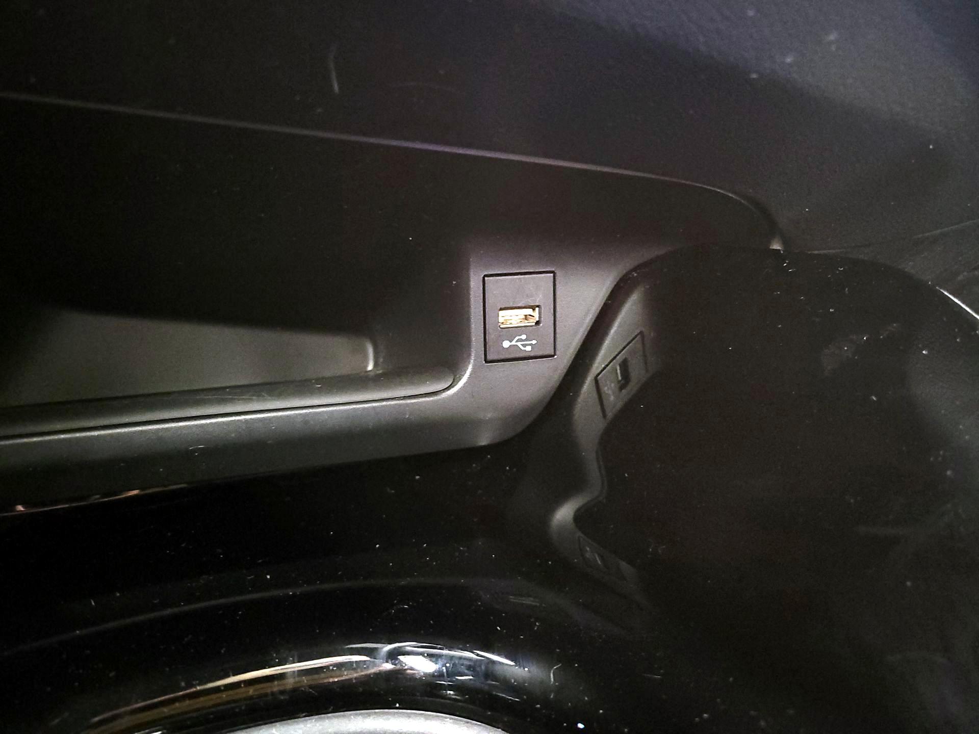 Thumbnail: 2021 Toyota C-HR - 19