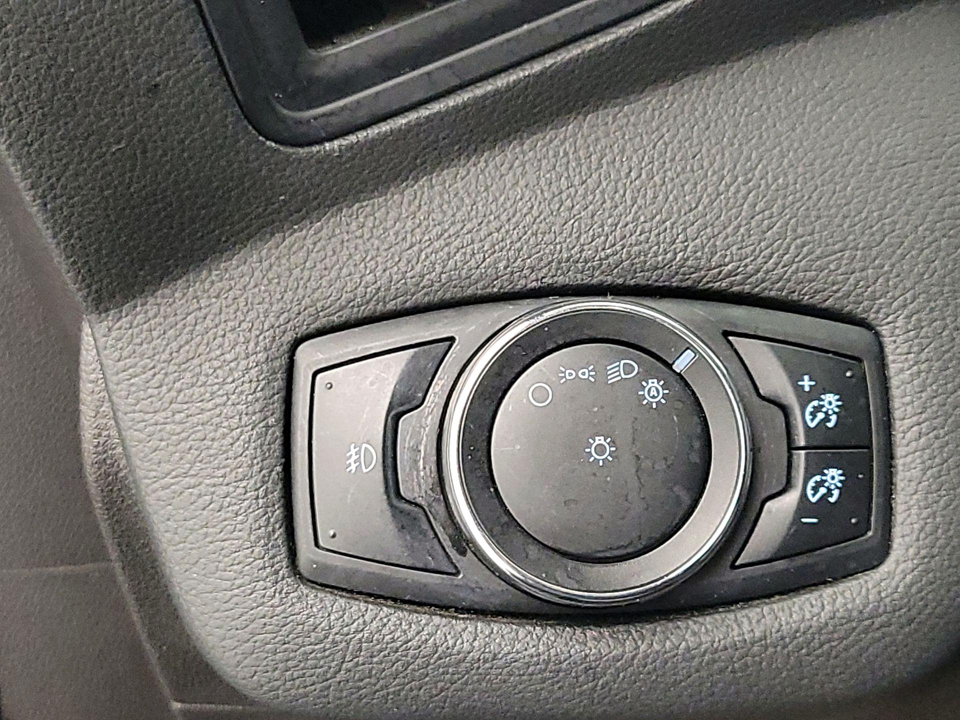 Thumbnail: 2015 Ford Escape - 13