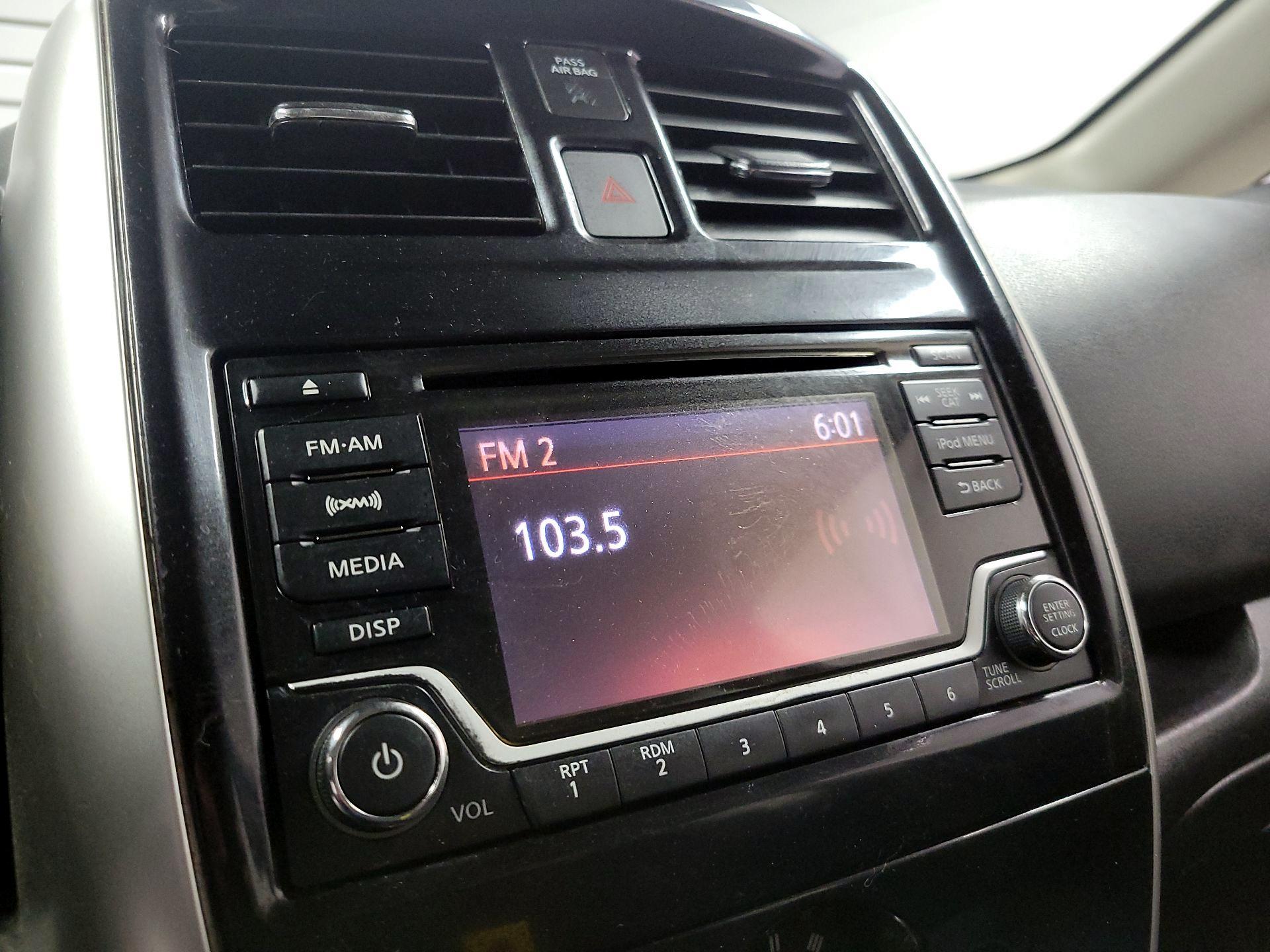 Thumbnail: 2018 Nissan Versa Note - 15