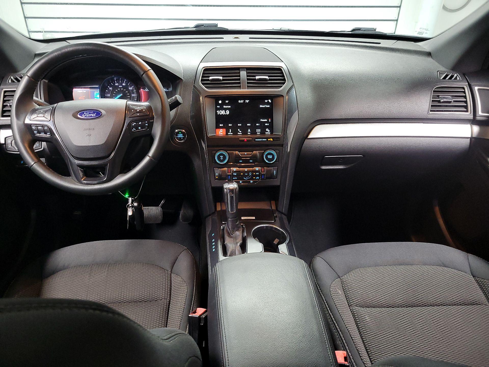 Thumbnail: 2017 Ford Explorer - 9