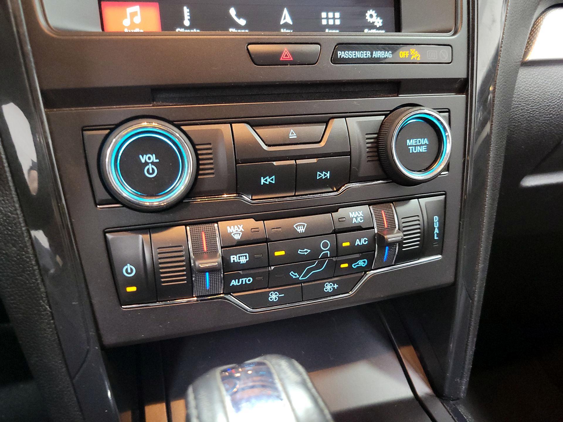 Thumbnail: 2017 Ford Explorer - 16