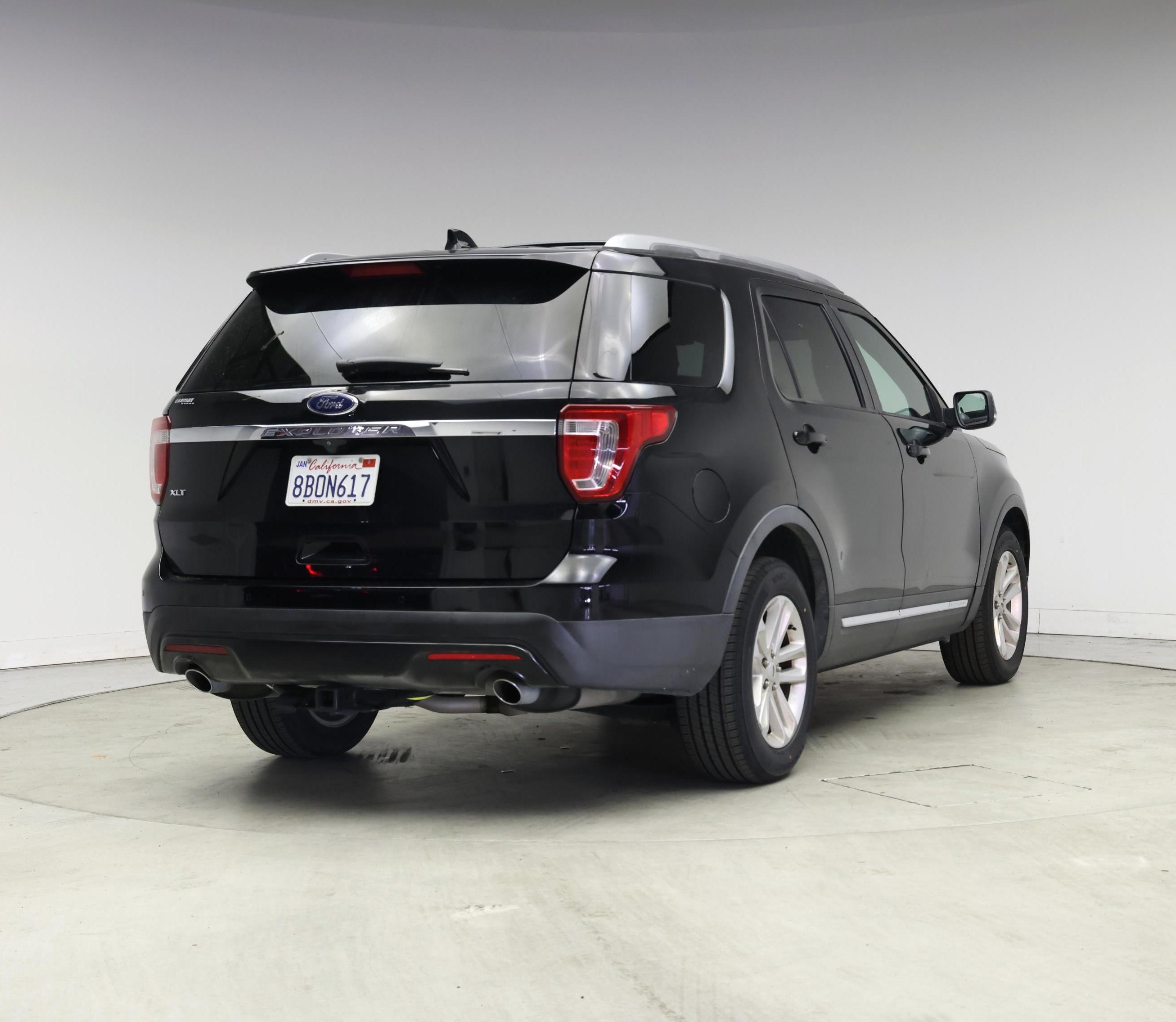 Thumbnail: 2017 Ford Explorer - 8