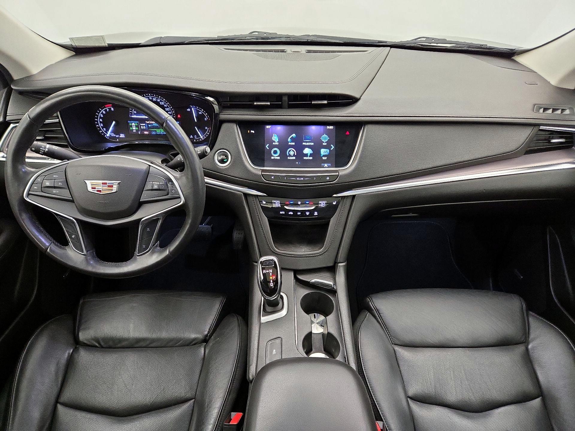 Thumbnail: 2017 Cadillac XT5 - 9