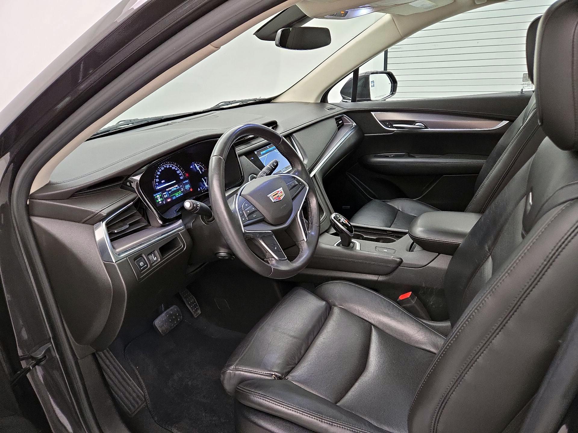 Thumbnail: 2017 Cadillac XT5 - 11