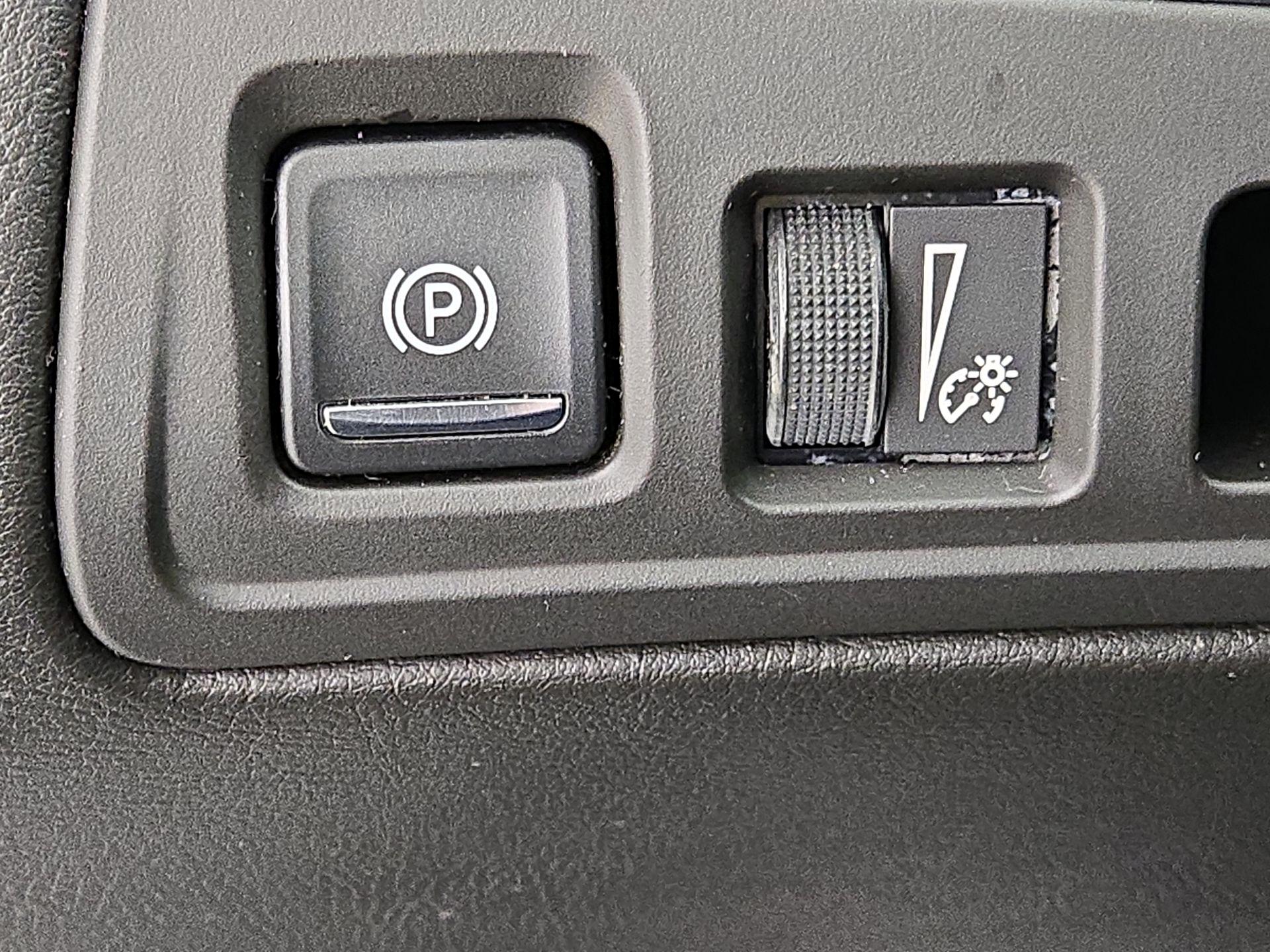 Thumbnail: 2017 Cadillac XT5 - 13