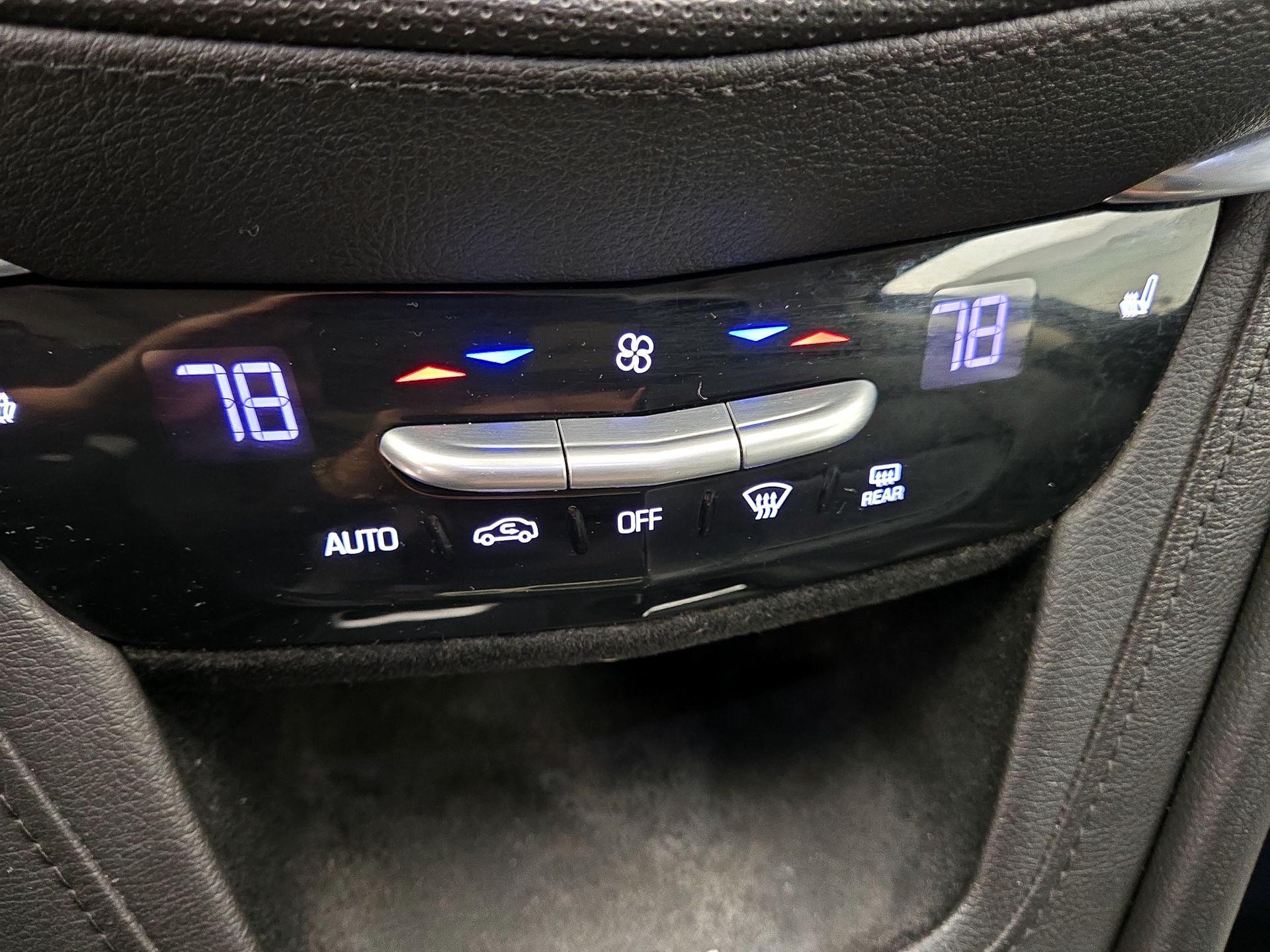 Thumbnail: 2017 Cadillac XT5 - 17