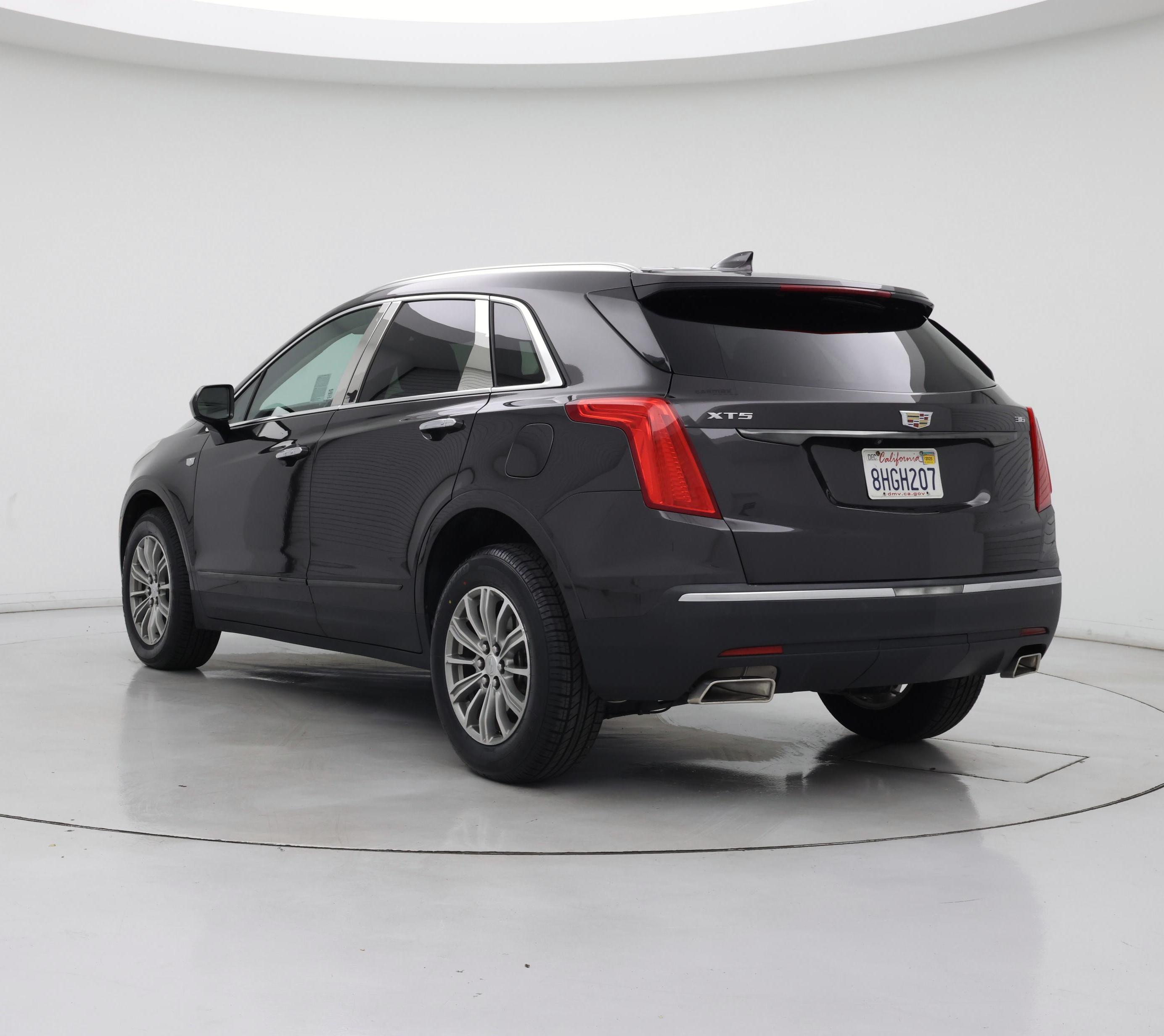 Thumbnail: 2017 Cadillac XT5 - 2