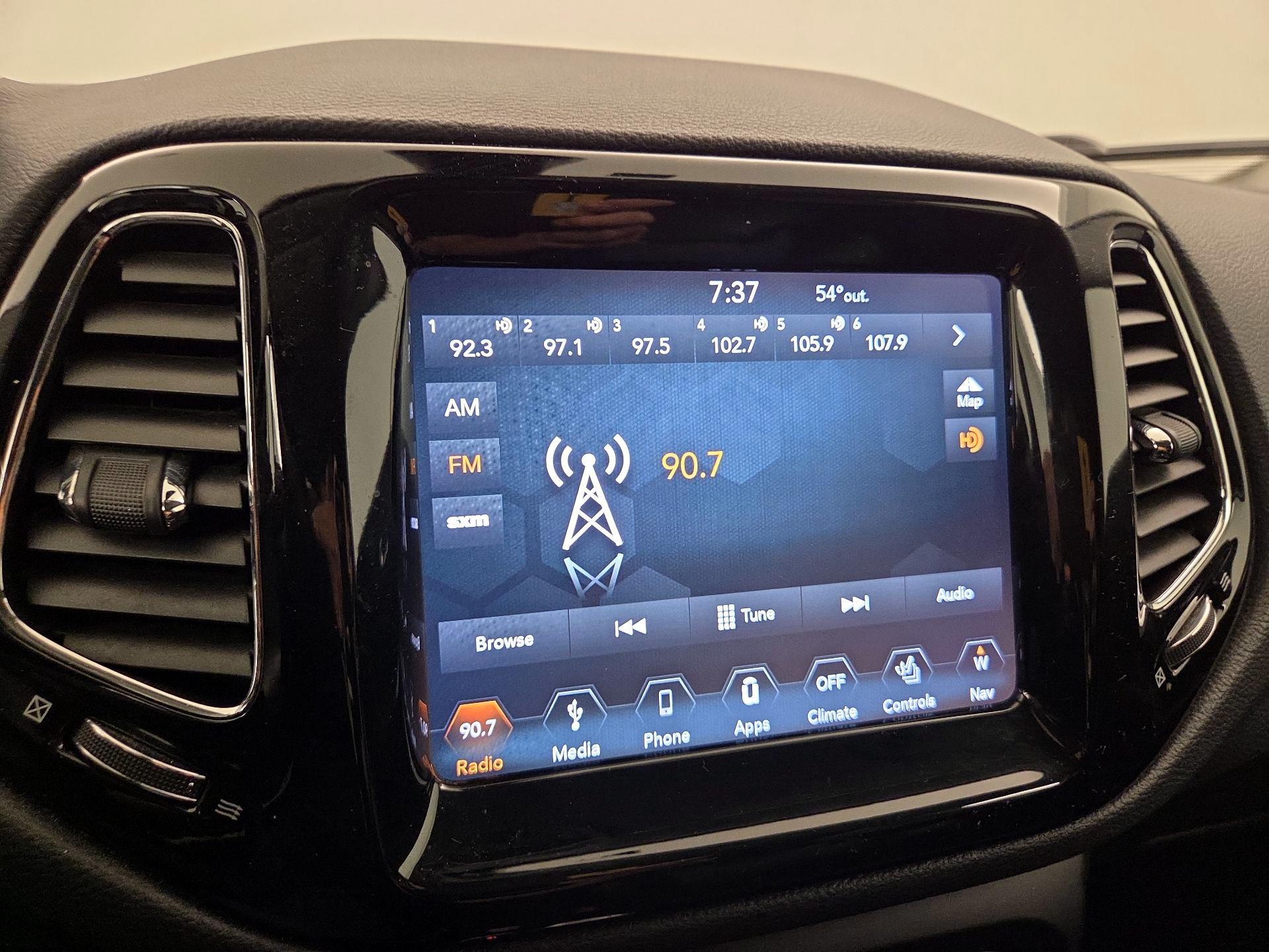 Thumbnail: 2018 Jeep Compass - 16