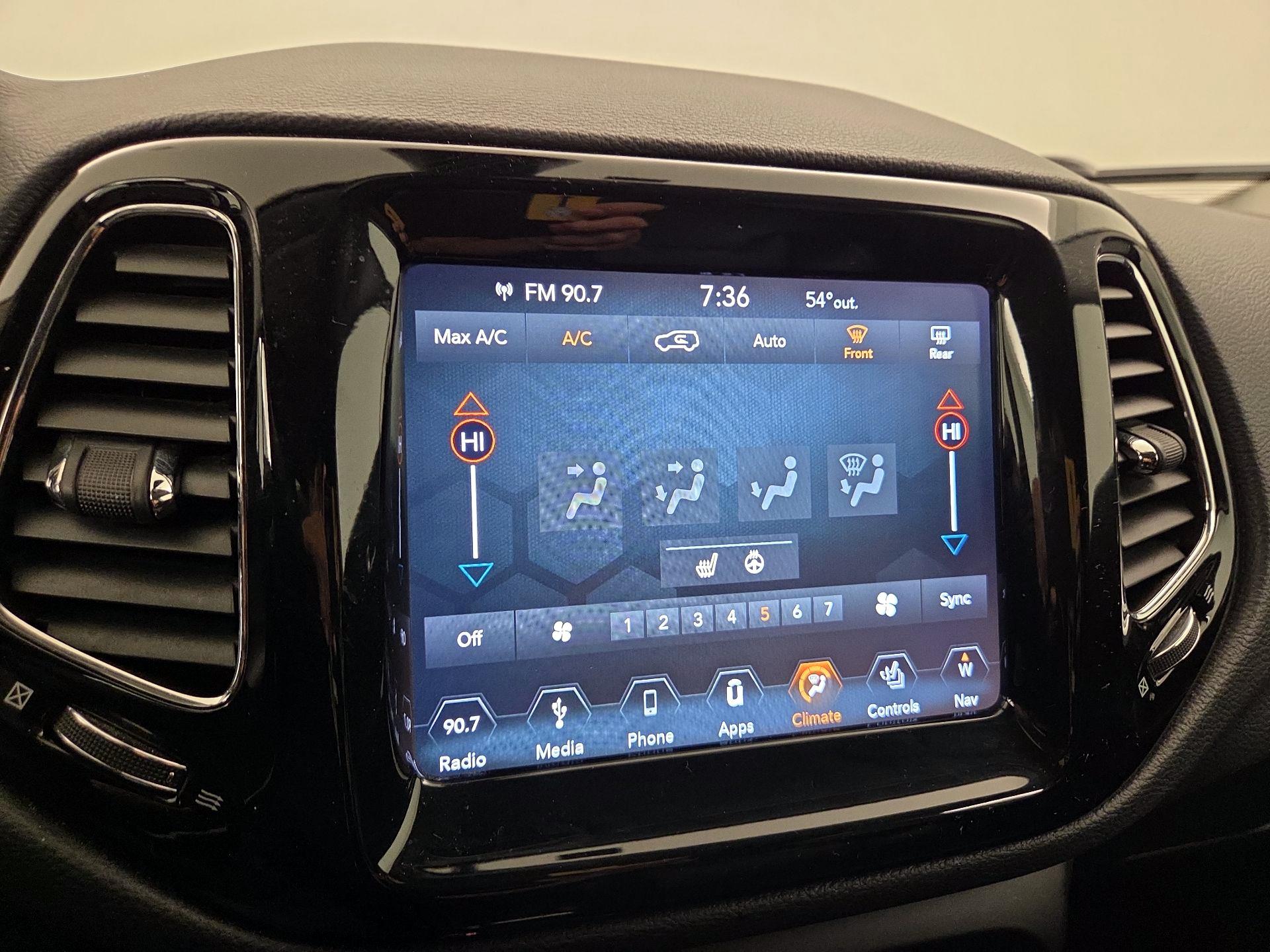 Thumbnail: 2018 Jeep Compass - 17