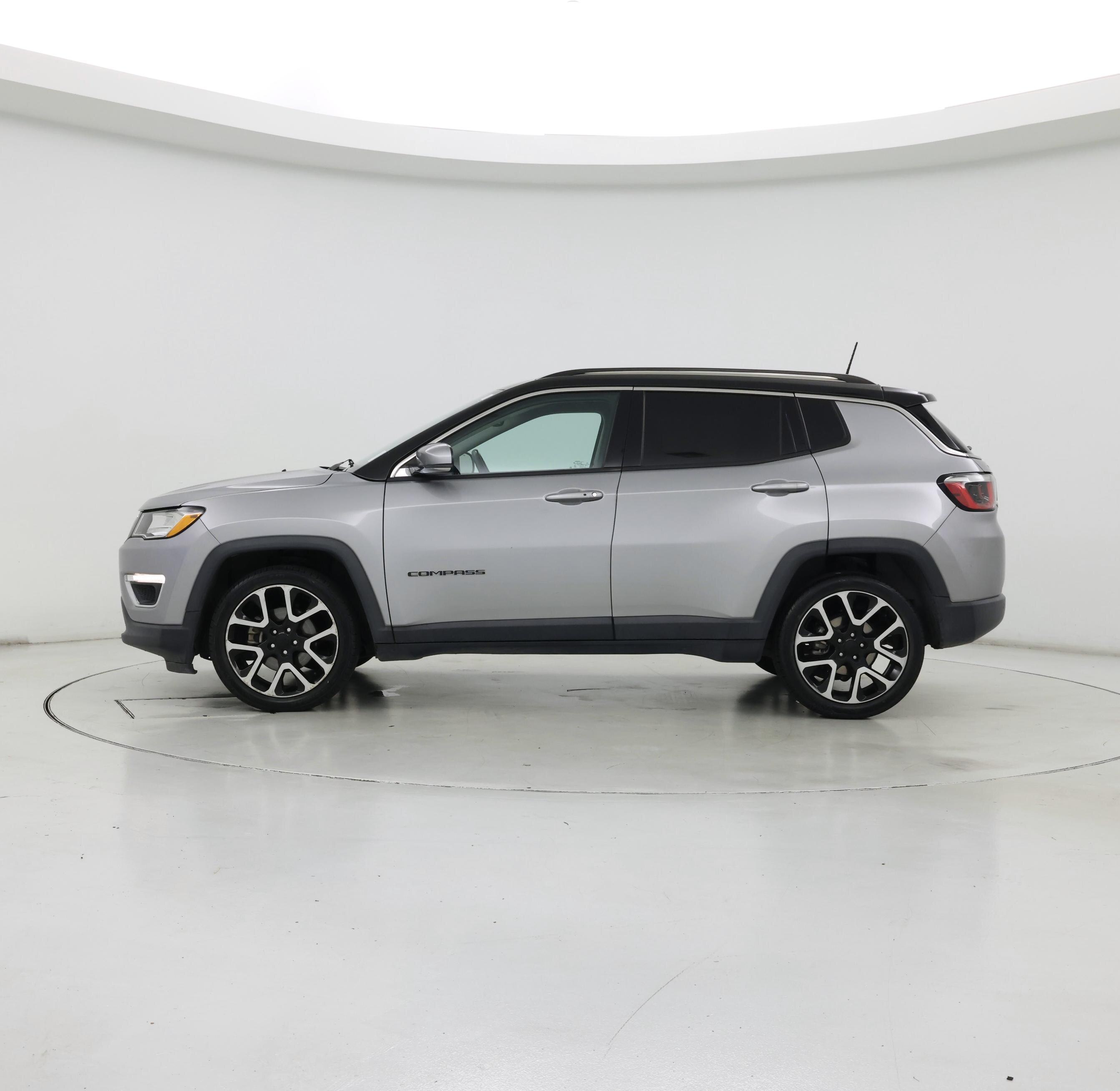 Thumbnail: 2018 Jeep Compass - 3