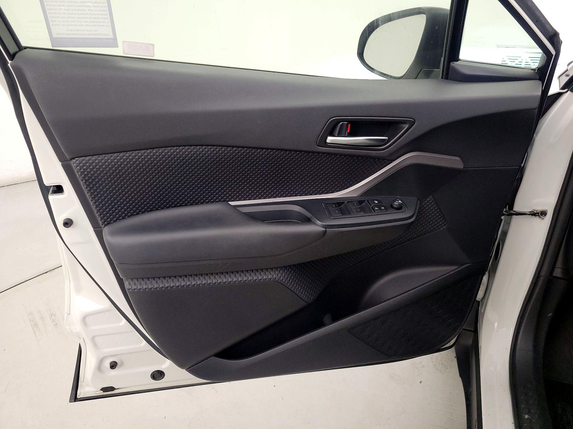 Thumbnail: 2021 Toyota C-HR - 12