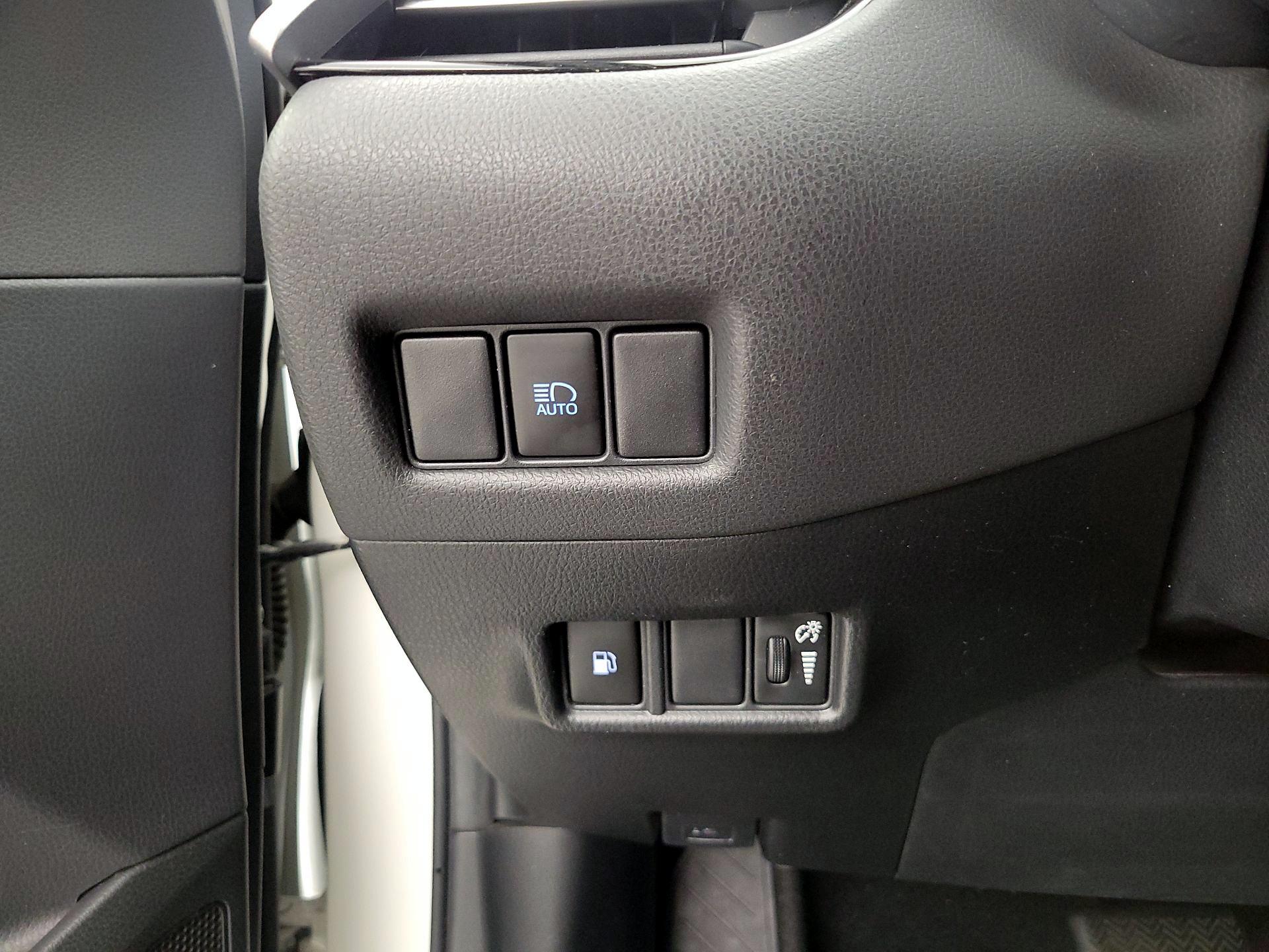 Thumbnail: 2021 Toyota C-HR - 13