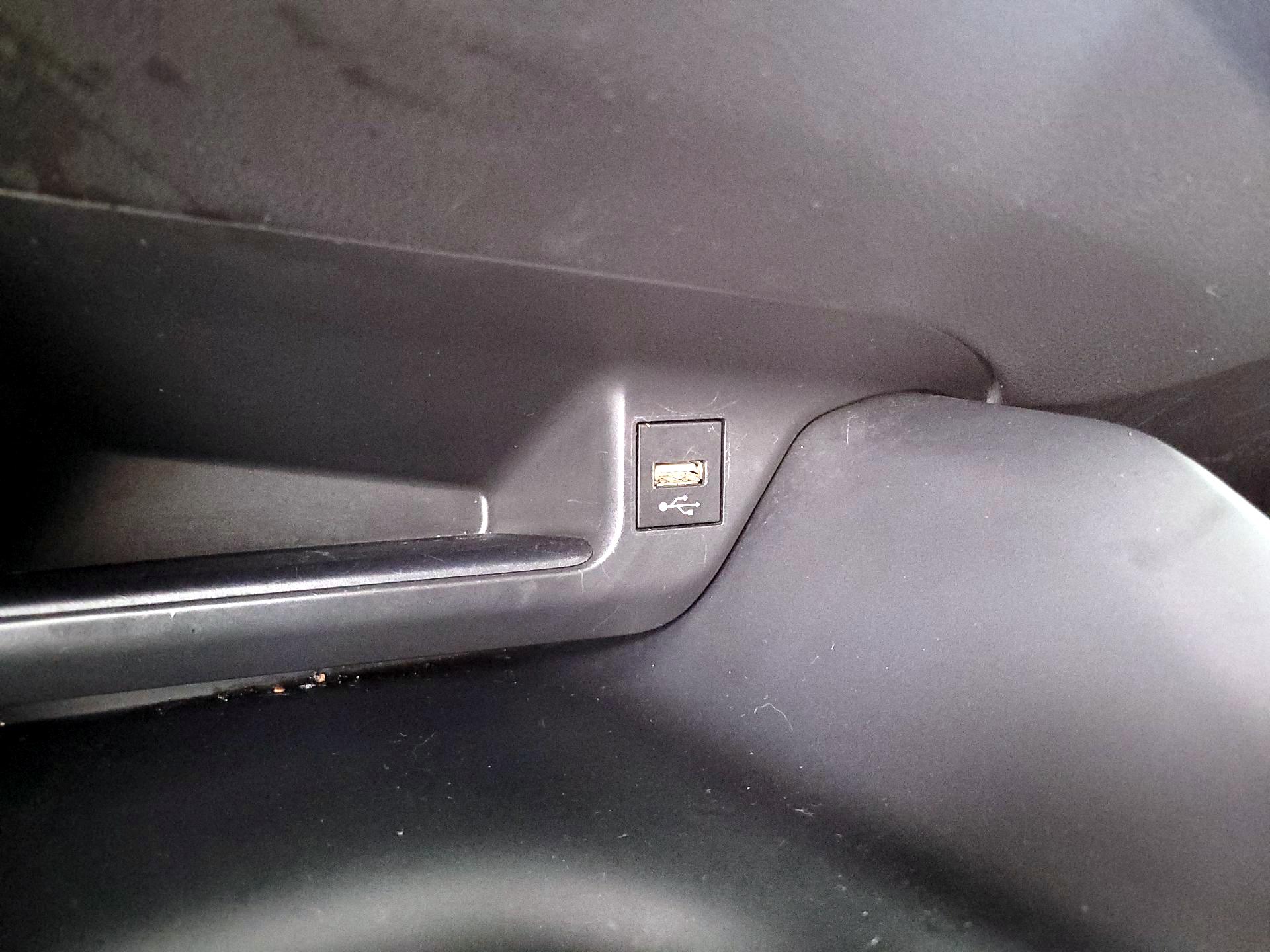 Thumbnail: 2021 Toyota C-HR - 18