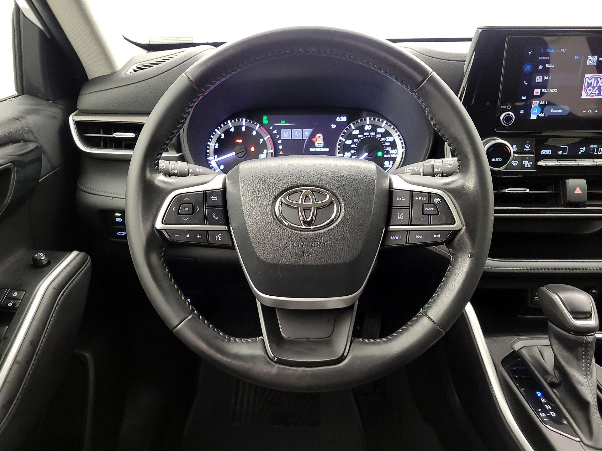 Thumbnail: 2023 Toyota Highlander - 10