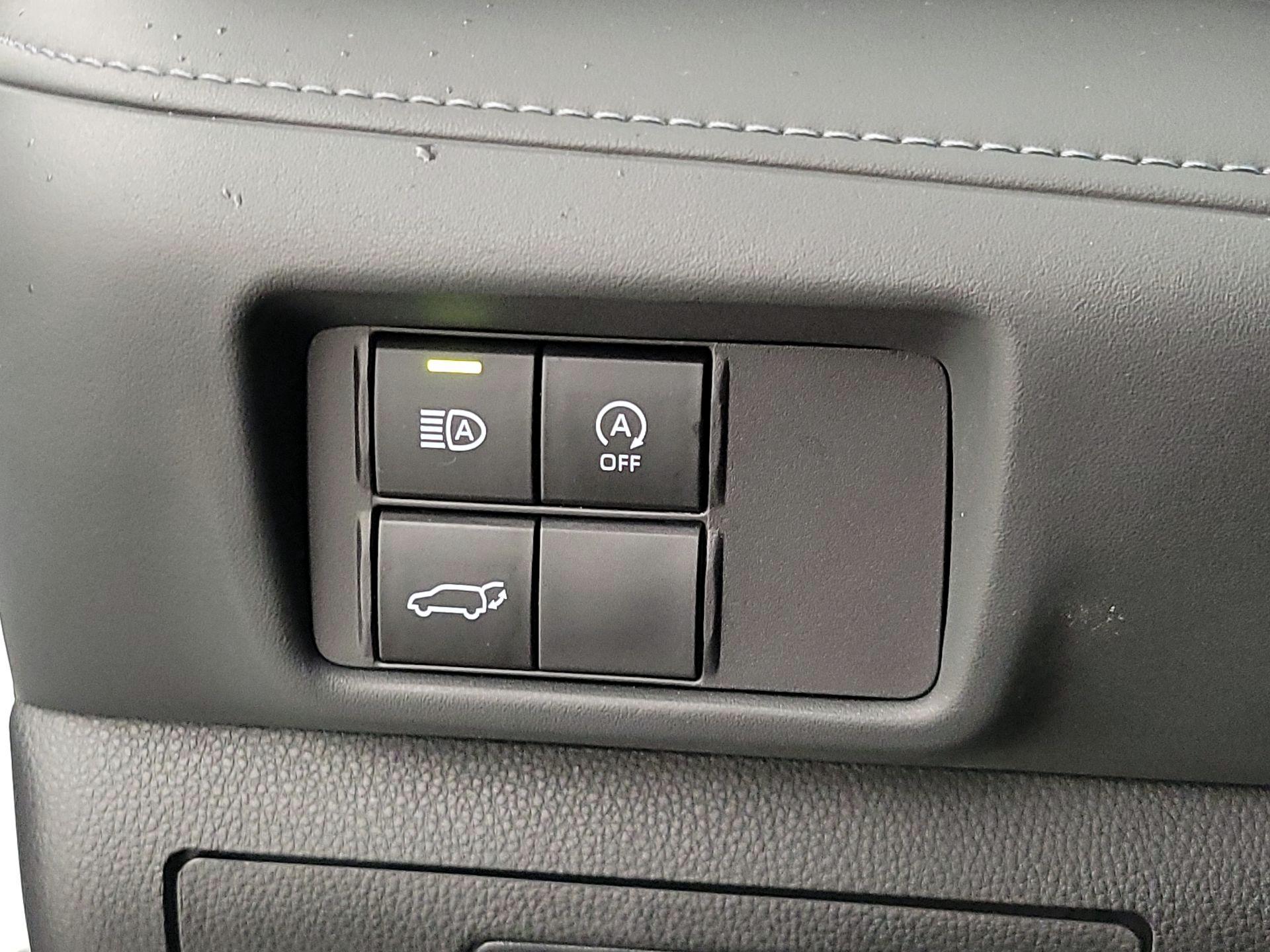 Thumbnail: 2023 Toyota Highlander - 13