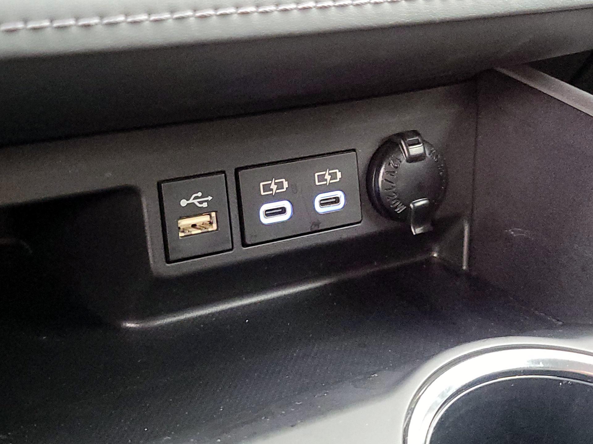 Thumbnail: 2023 Toyota Highlander - 18