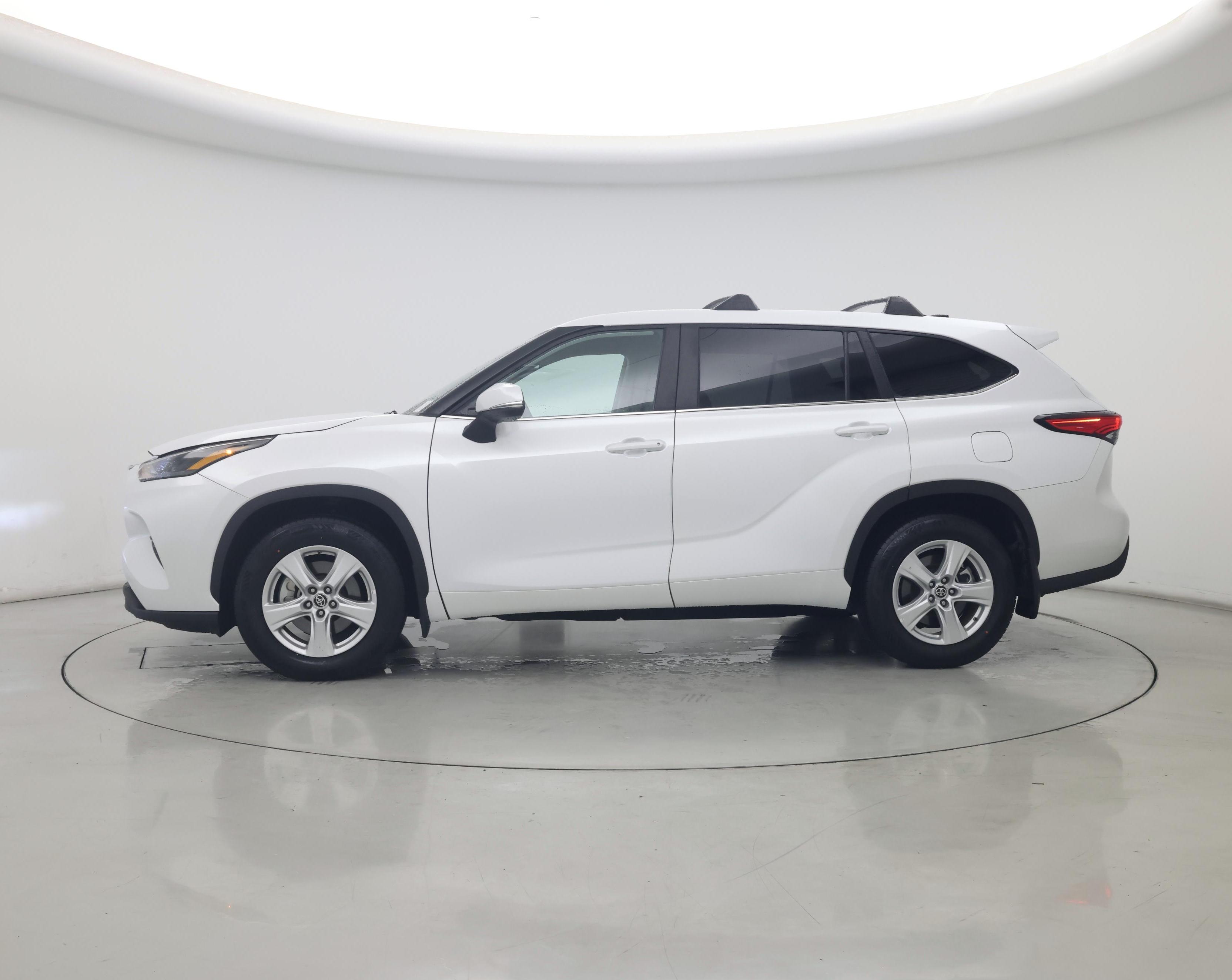 Thumbnail: 2023 Toyota Highlander - 3