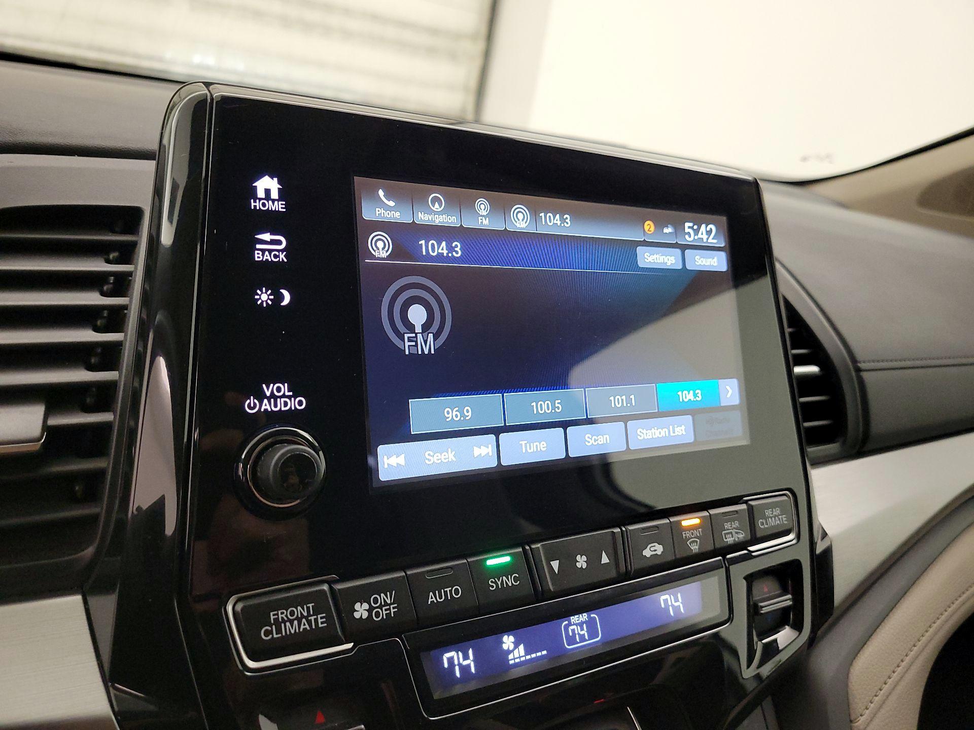 Thumbnail: 2019 Honda Odyssey - 16