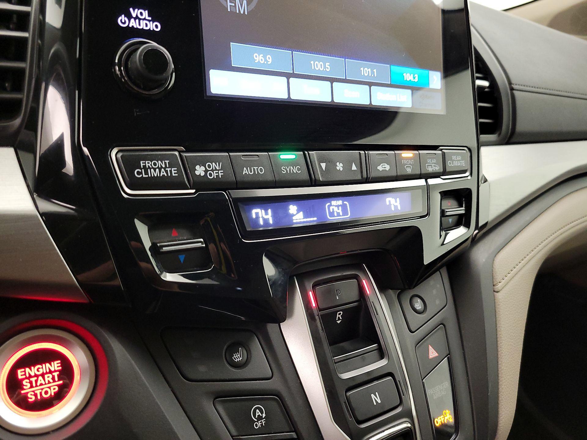 Thumbnail: 2019 Honda Odyssey - 17