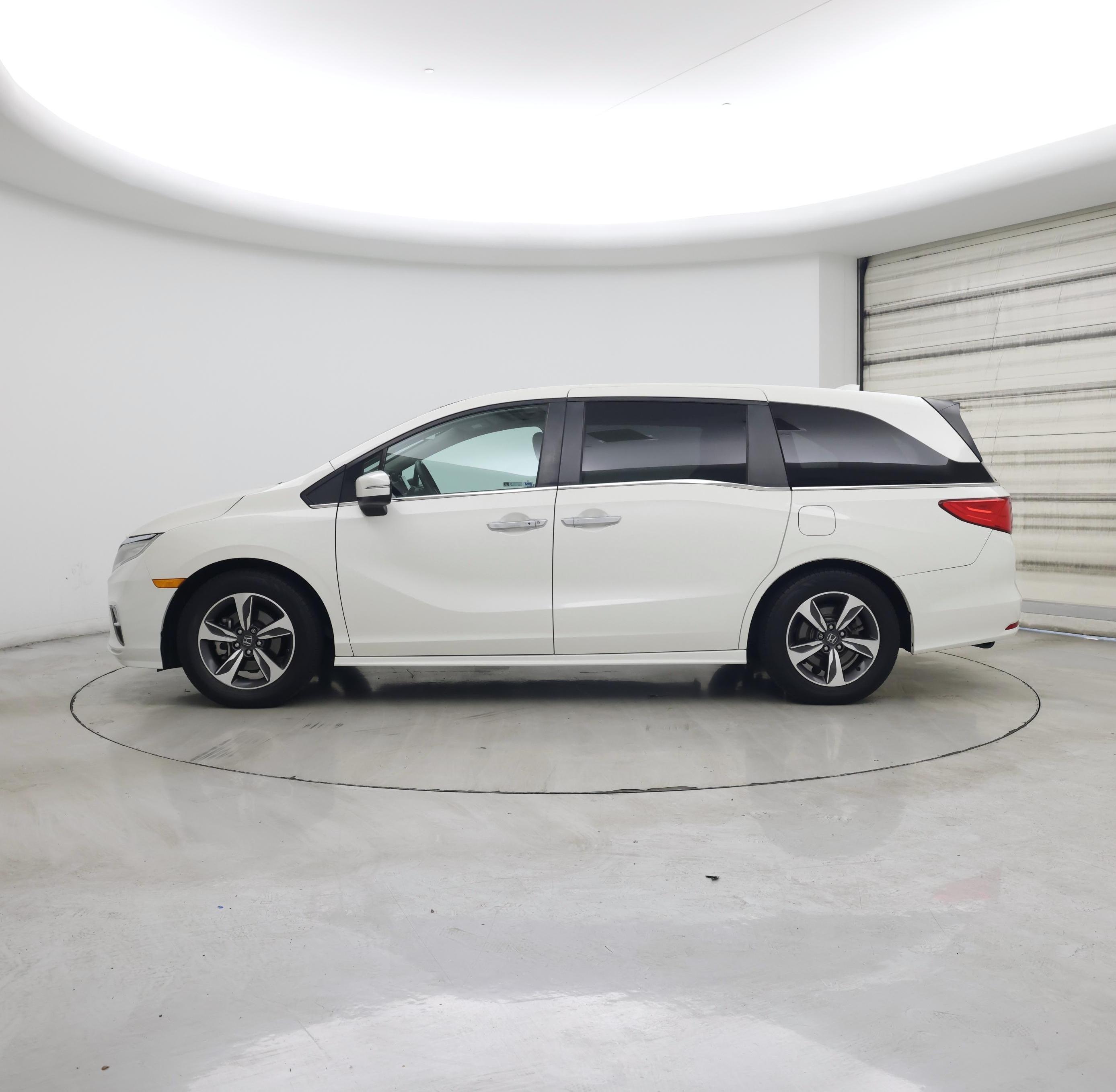 Thumbnail: 2019 Honda Odyssey - 3