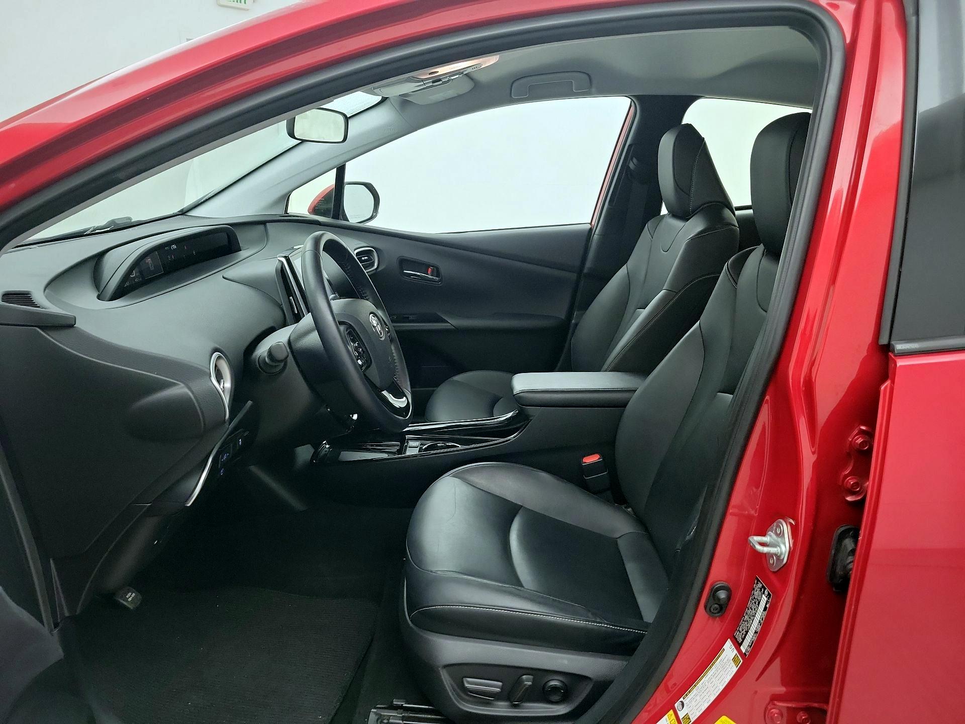 Thumbnail: 2020 Toyota Prius Prime - 11