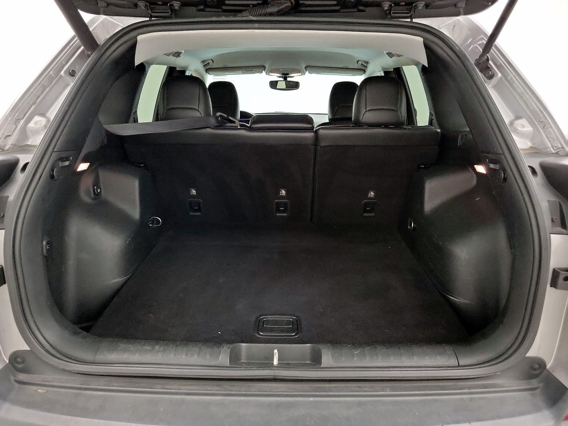 Thumbnail: 2019 Jeep Cherokee - 20