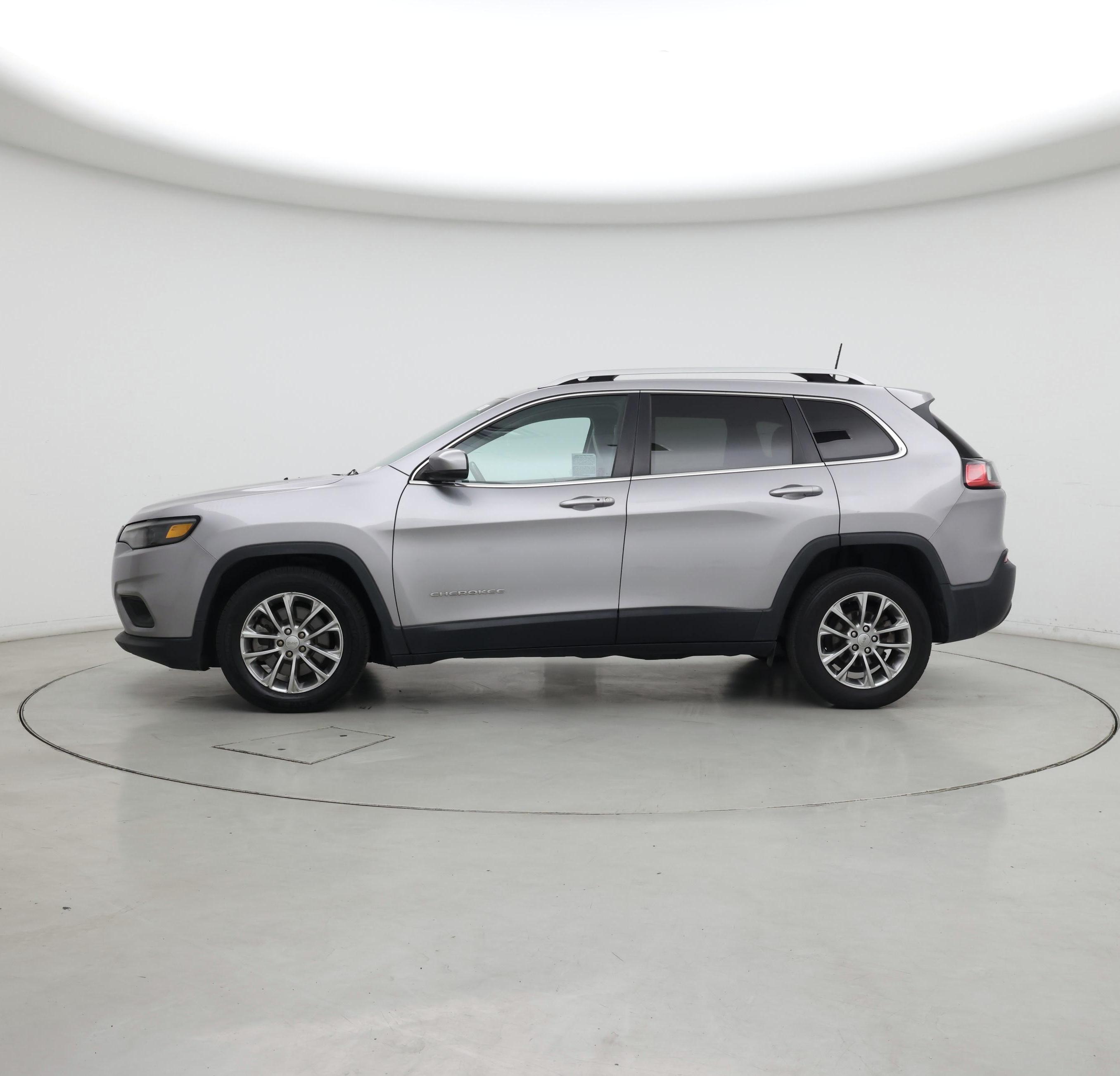 Thumbnail: 2019 Jeep Cherokee - 3