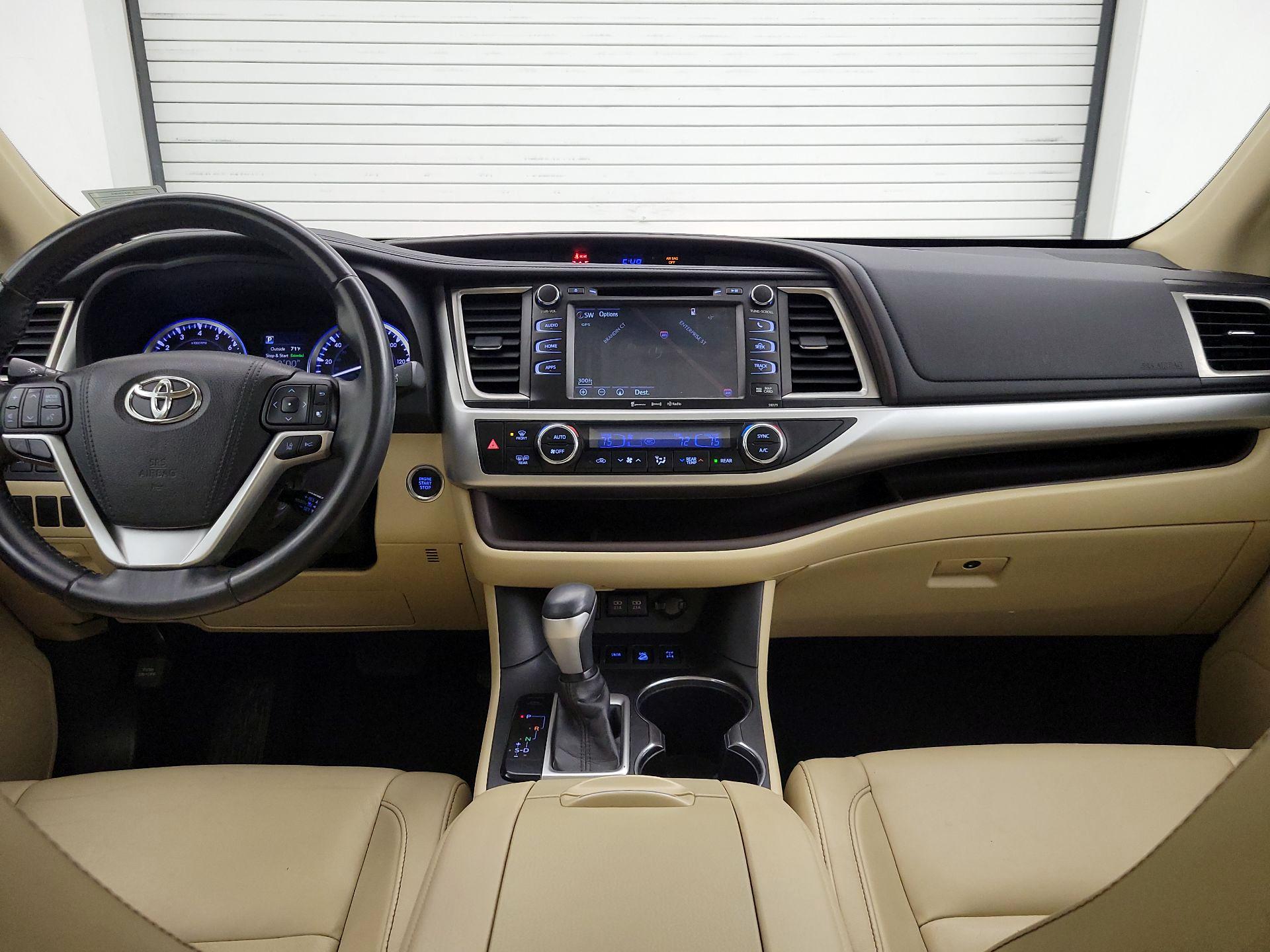 Thumbnail: 2017 Toyota Highlander - 9