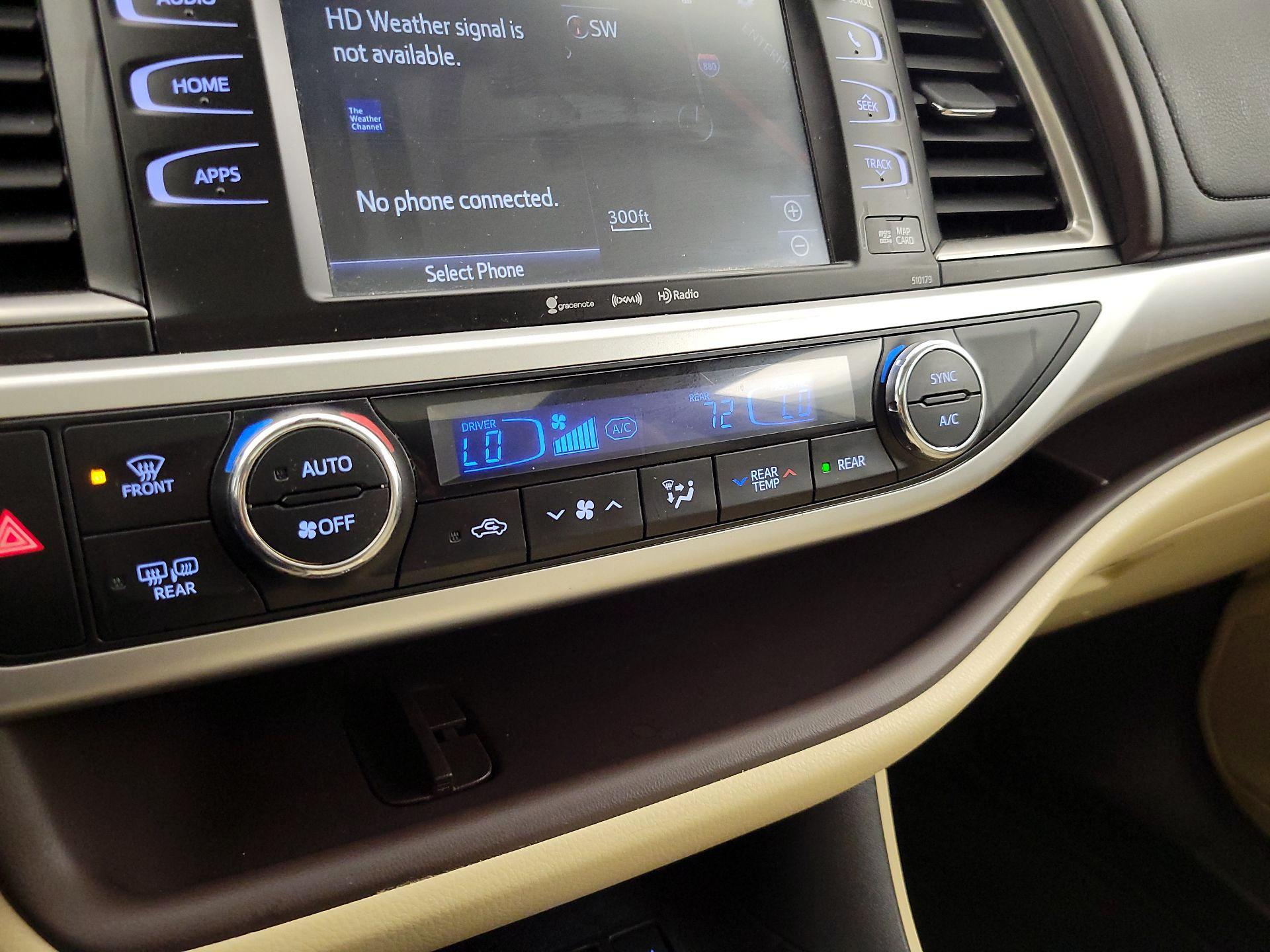 Thumbnail: 2017 Toyota Highlander - 17