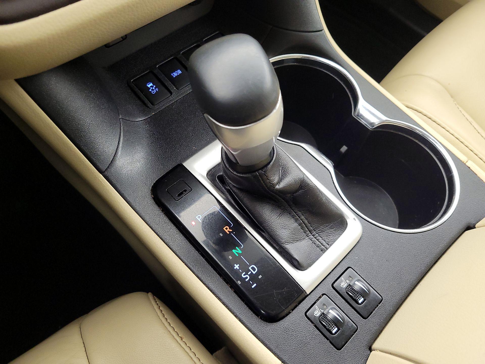 Thumbnail: 2017 Toyota Highlander - 18