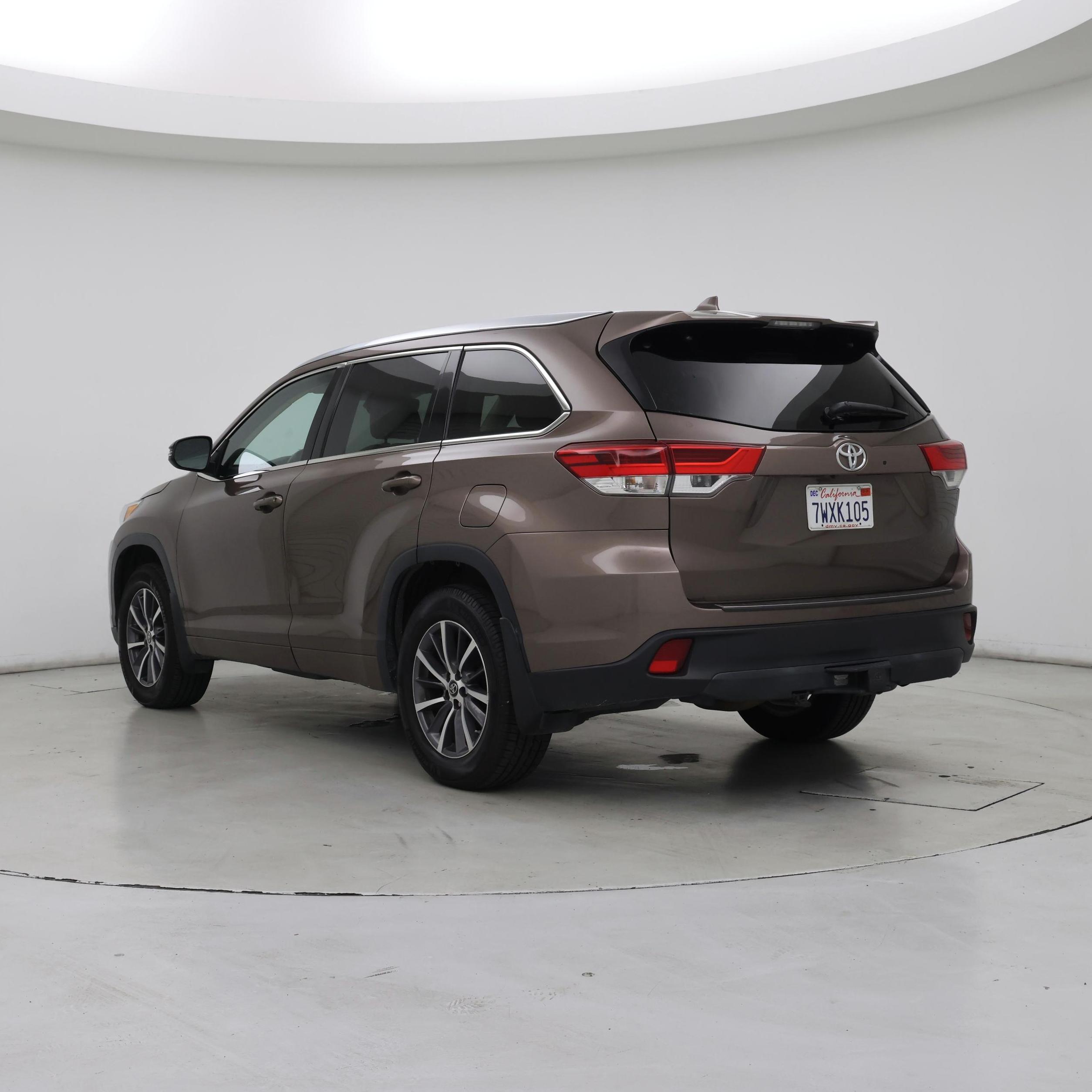 Thumbnail: 2017 Toyota Highlander - 2