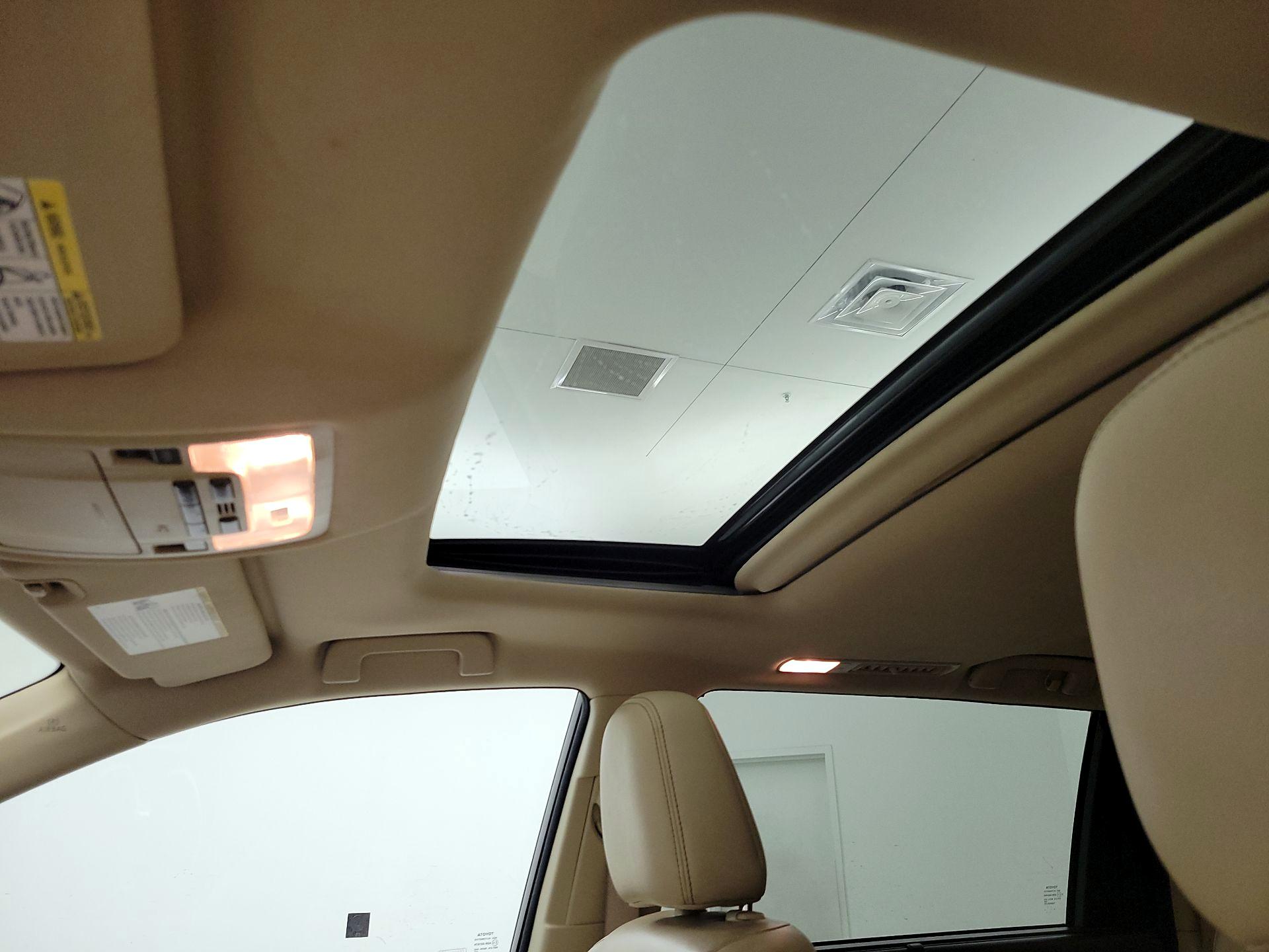 Thumbnail: 2017 Toyota Highlander - 20