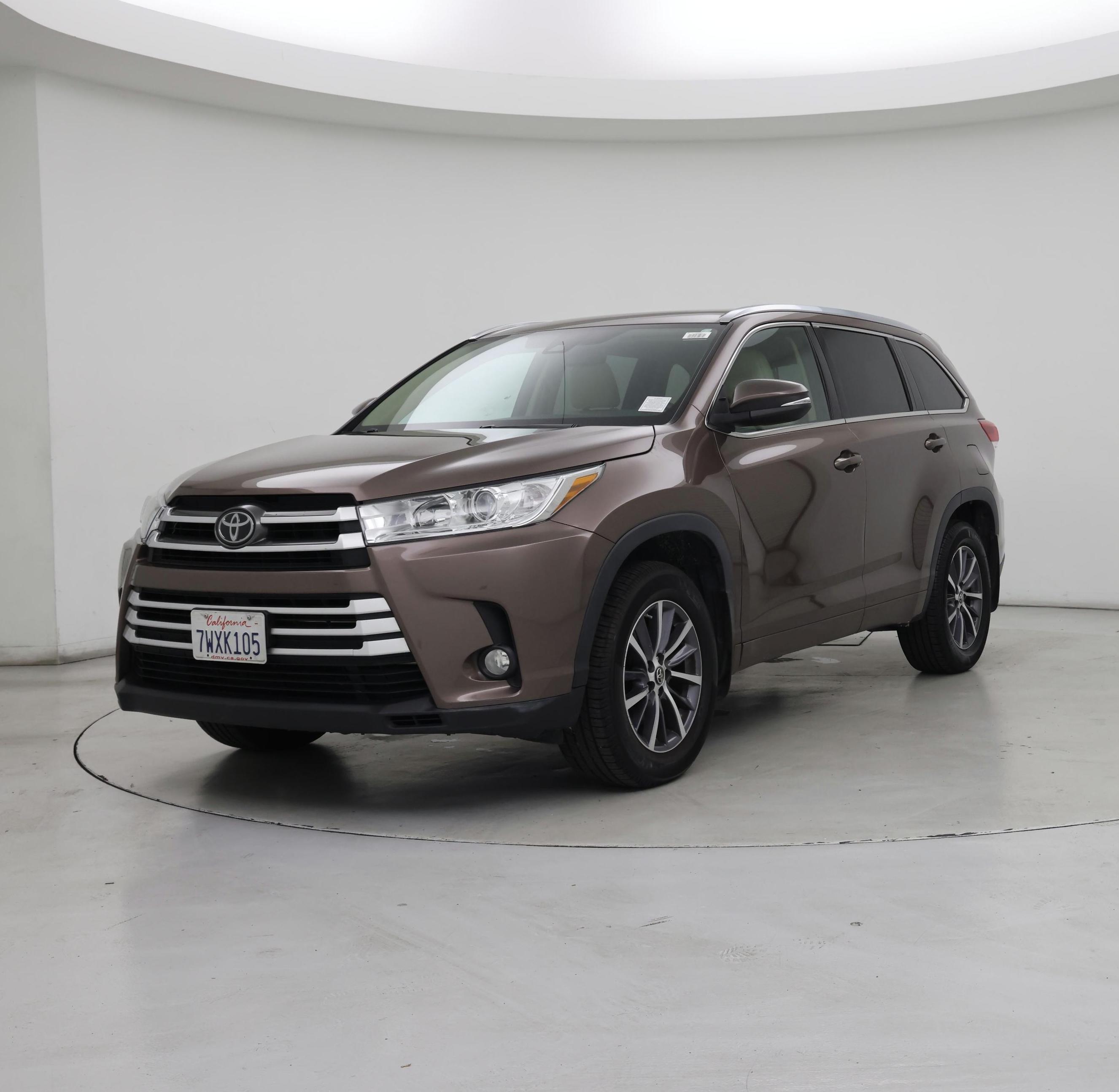 Thumbnail: 2017 Toyota Highlander - 4